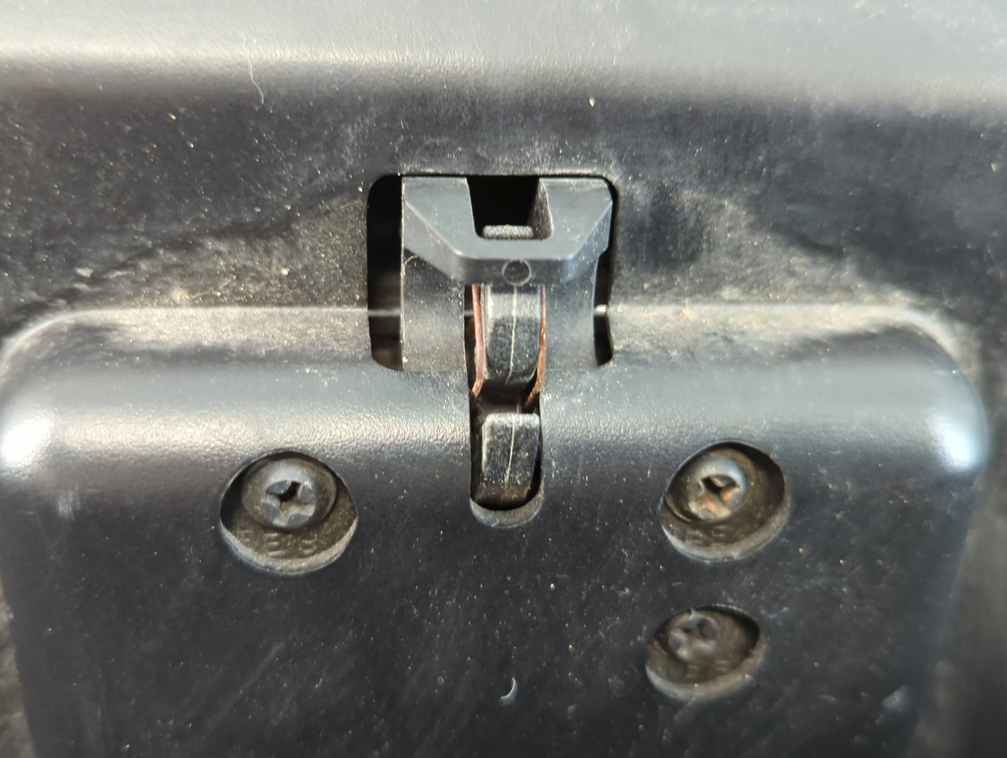 2013 Ford F-150 Passenger Glove Box Door Storage Compartment 935982 - Oemusedautoparts1.com