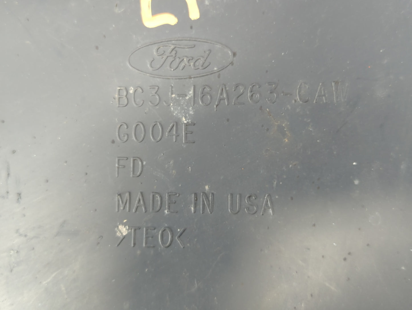 2013 Ford F-350 Super Duty Mud Flap splash shield - Oemusedautoparts1.com