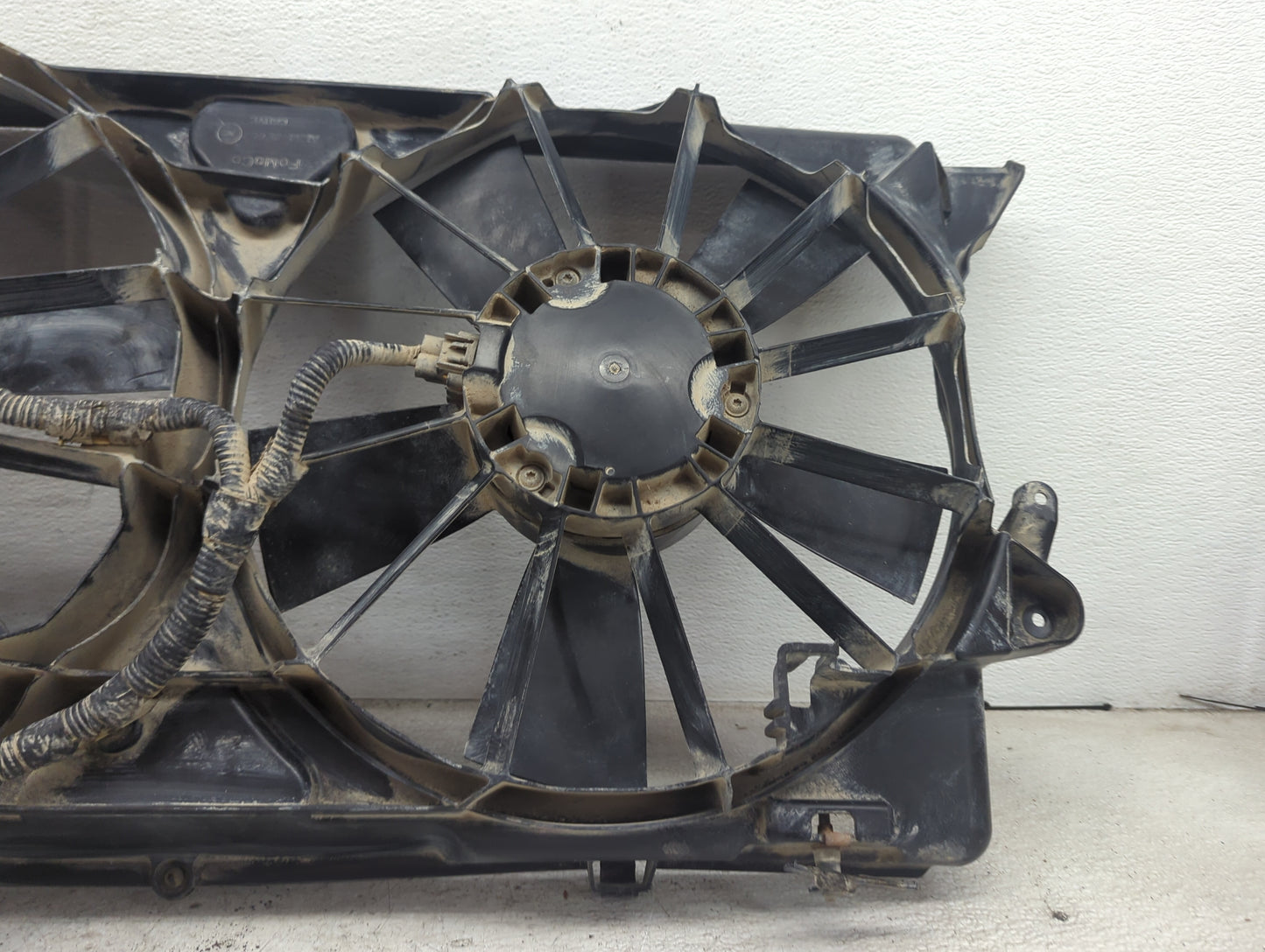 2013 Ford F150 Electric Radiator Cooling Fan Motor Assembly P/N:AL34-8C607 Fits Fits 2010 2011 2012 2014 2017 OEM Used Auto 