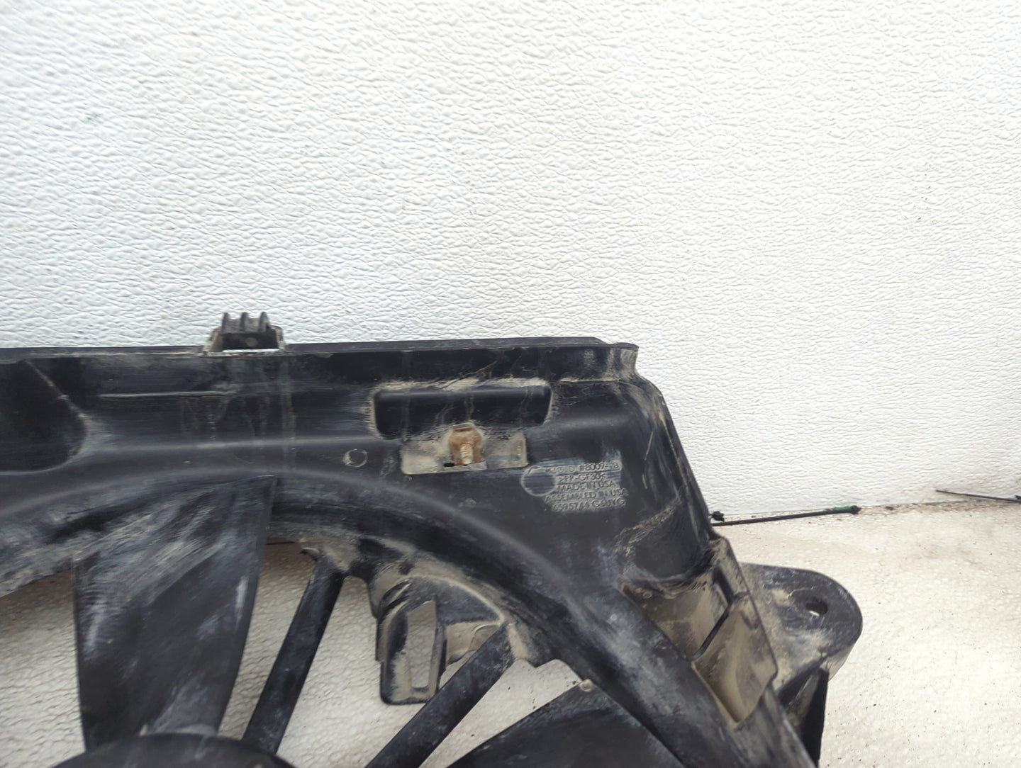 2013 Ford F150 Electric Radiator Cooling Fan Motor Assembly P/N:AL34-8C607 Fits Fits 2010 2011 2012 2014 2017 OEM Used Auto 