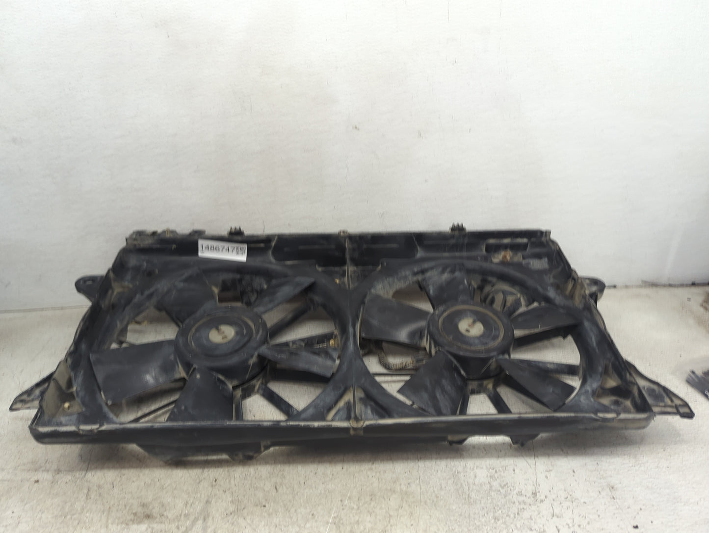 2013 Ford F150 Electric Radiator Cooling Fan Motor Assembly P/N:AL34-8C607 Fits Fits 2010 2011 2012 2014 2017 OEM Used Auto 