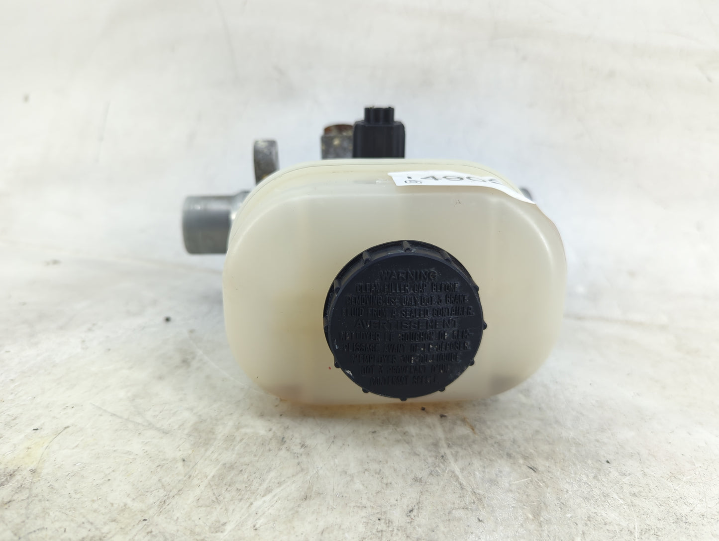 Ford F150 Brake Master Cylinder 1490572 - Oemusedautoparts1.com