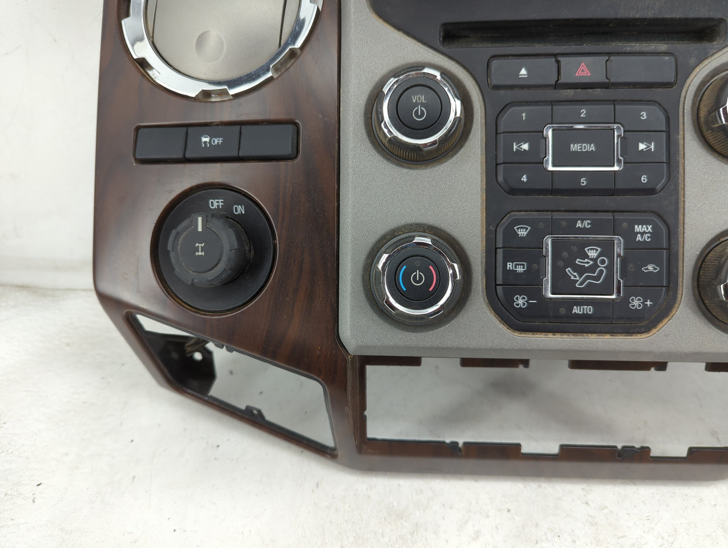Ford F250sd Radio Control Panel - Oemusedautoparts1.com