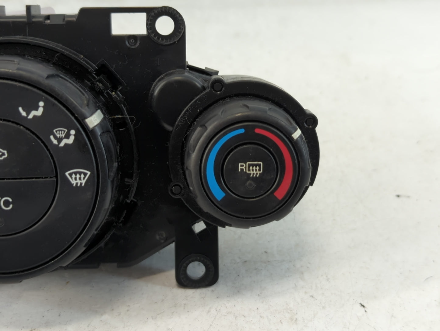 2011-2013 Ford Fiesta Climate Control Module Temperature AC/Heater Replacement P/N:121012083025 AE83 19980 AH Fits OEM Used 