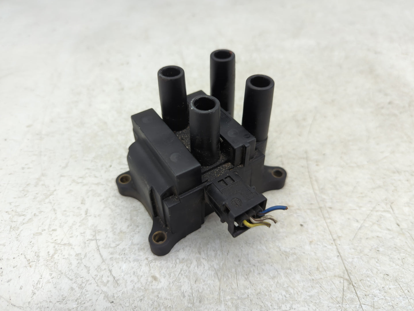 2011-2013 Ford Fiesta Ignition Coil Igniter Pack - Oemusedautoparts1.com