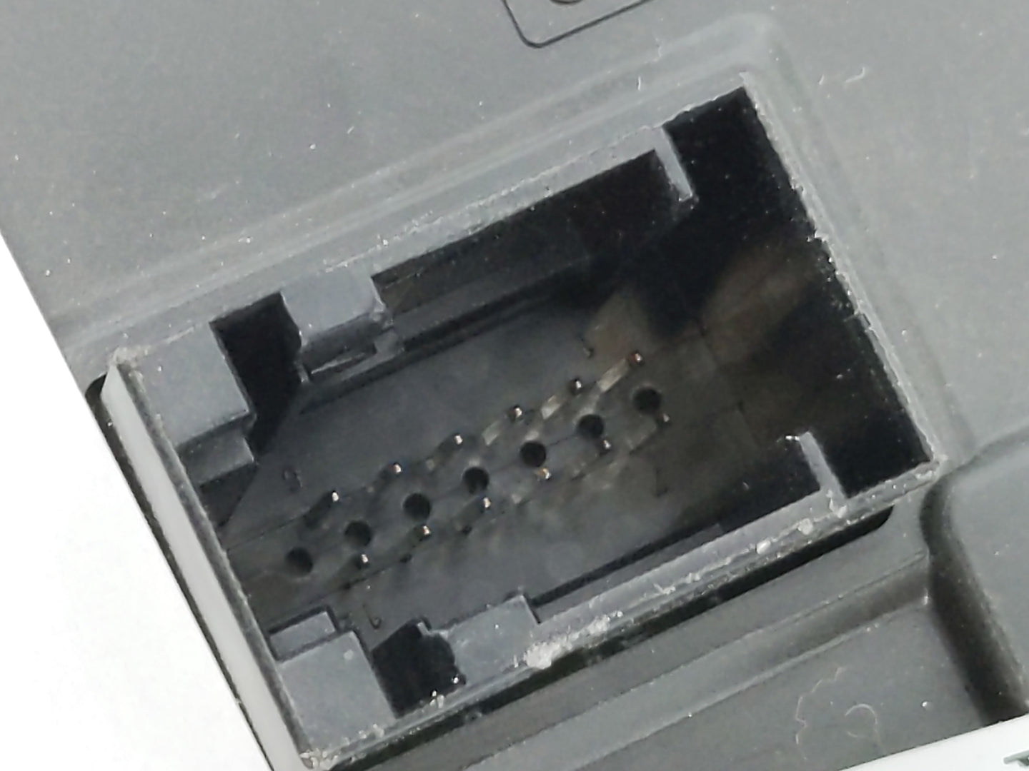 2013 Ford Fiesta Radio AM FM Cd Player Receiver Replacement P/N:DA6T-18B955-BB Fits OEM Used Auto Parts - Oemusedautoparts1.