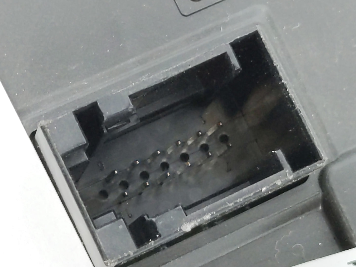 2013 Ford Fiesta Radio AM FM Cd Player Receiver Replacement P/N:DA6T-18B955-BB Fits OEM Used Auto Parts - Oemusedautoparts1.