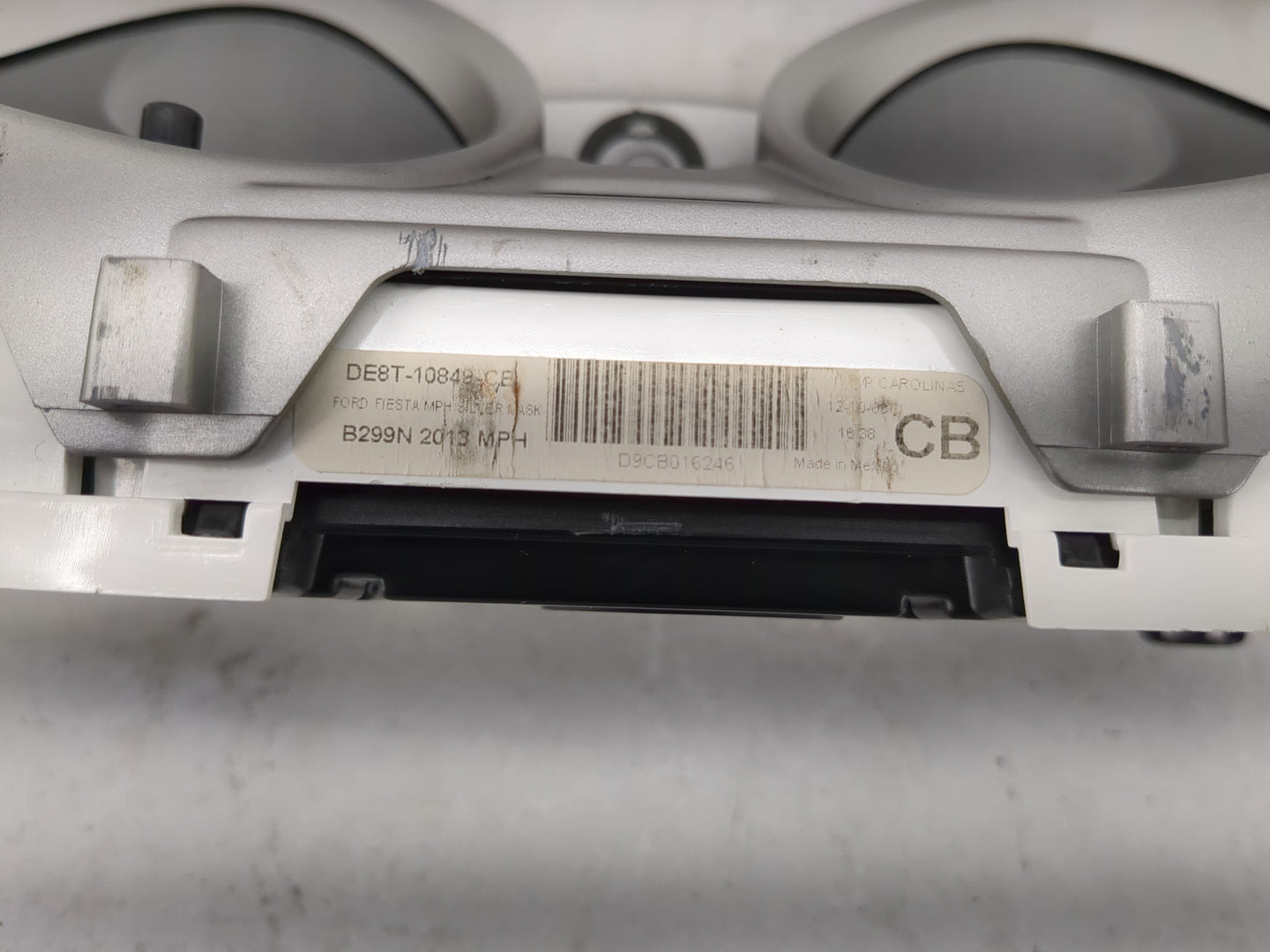 2012-2013 Ford Fiesta Instrument Cluster Speedometer Gauges P/N:DE8T-10849-CB Fits Fits 2012 2013 OEM Used Auto Parts - Oemu