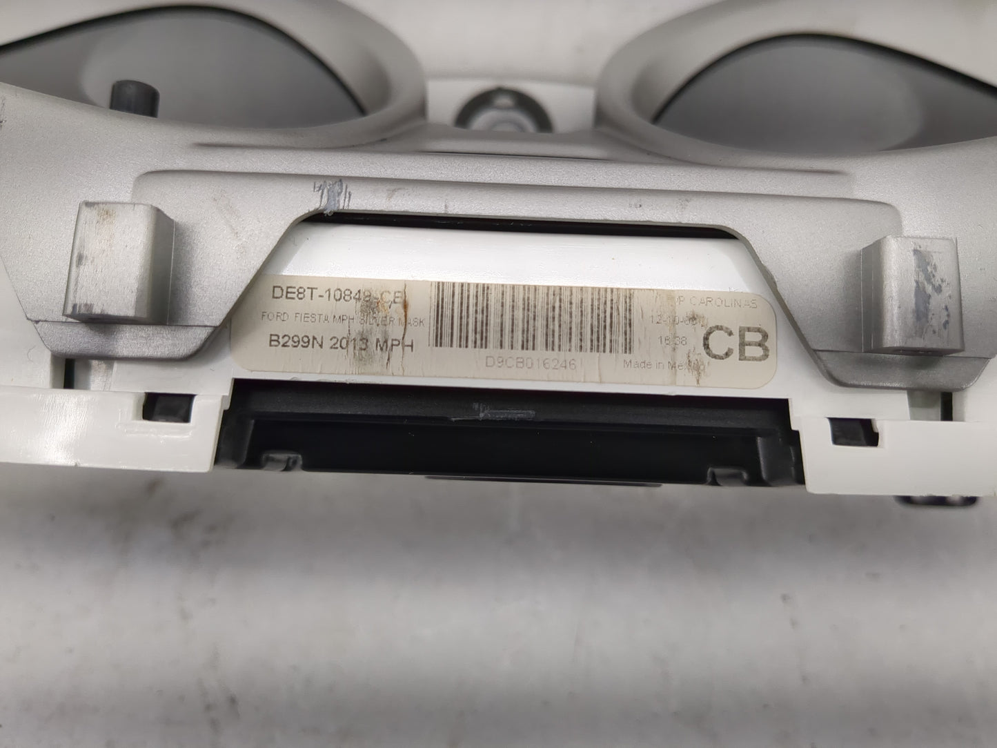 2012-2013 Ford Fiesta Instrument Cluster Speedometer Gauges P/N:DE8T-10849-CB Fits Fits 2012 2013 OEM Used Auto Parts - Oemu