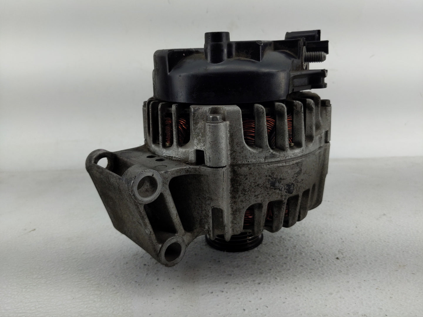 2011-2019 Ford Fiesta Alternator Replacement Generator Charging Assembly Engine OEM P/N:2608513 C TG12C098 Fits OEM Used Aut