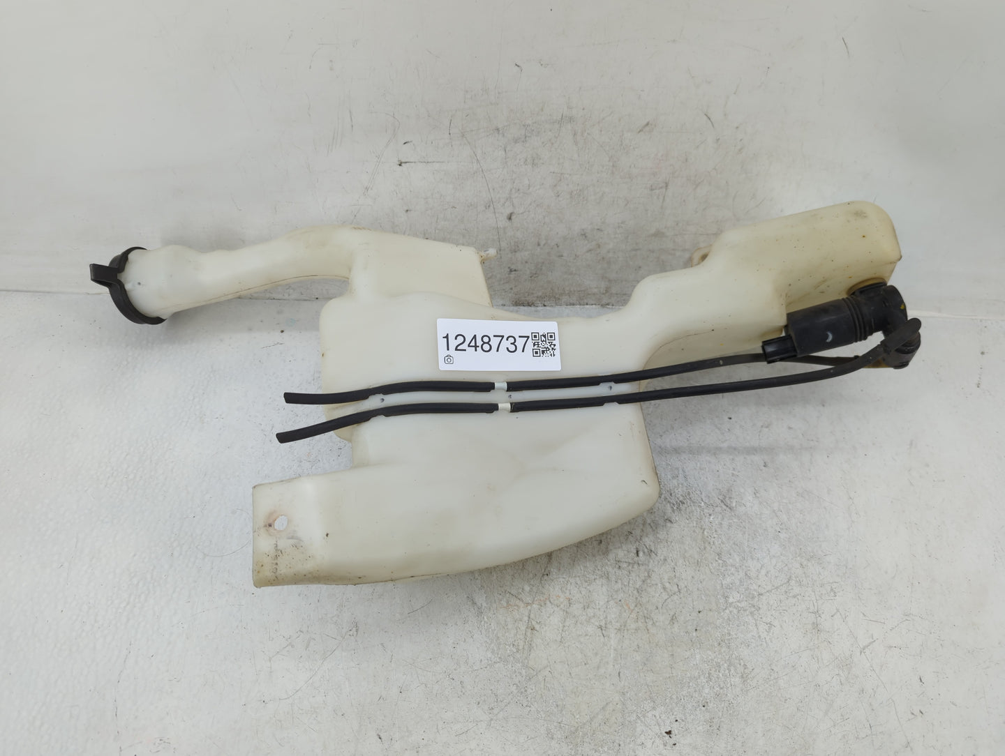 2011-2019 Ford Fiesta Windshield Washer Fluid Reservoir Bottle Oem - Oemusedautoparts1.com