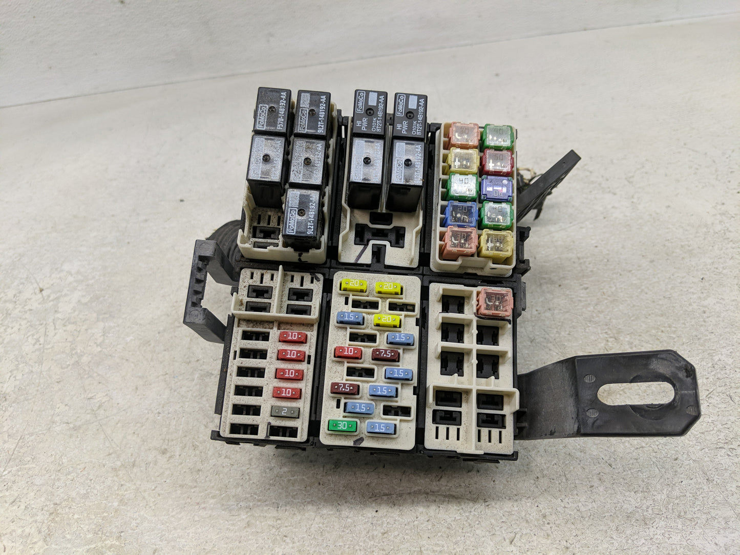 2011-2013 Ford Fiesta Fusebox Fuse Box Panel Relay Module P/N:6001389001 Fits Fits 2011 2012 2013 OEM Used Auto Parts - Oemu