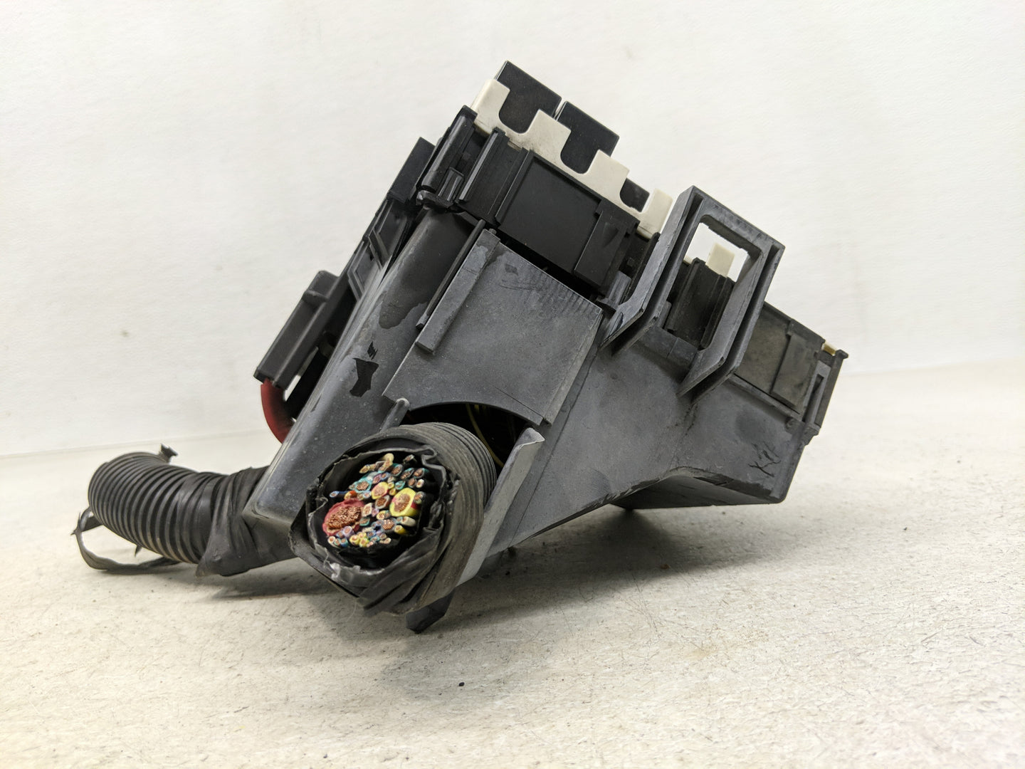 2011-2013 Ford Fiesta Fusebox Fuse Box Panel Relay Module P/N:6001389001 Fits Fits 2011 2012 2013 OEM Used Auto Parts - Oemu