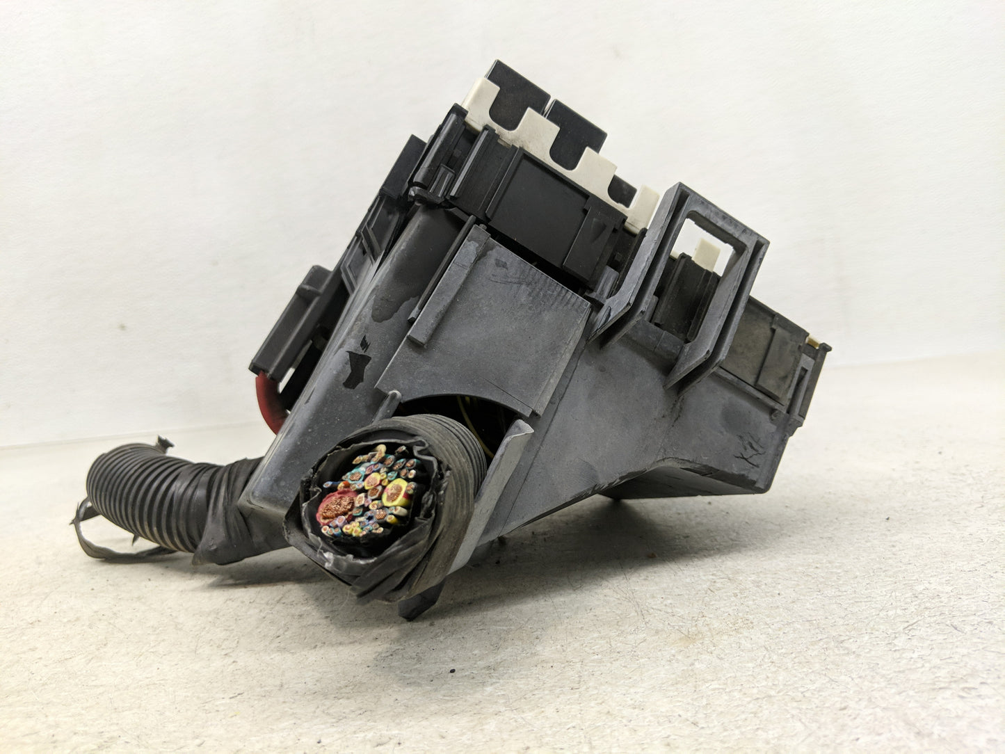 2011-2013 Ford Fiesta Fusebox Fuse Box Panel Relay Module P/N:6001389001 Fits Fits 2011 2012 2013 OEM Used Auto Parts - Oemu