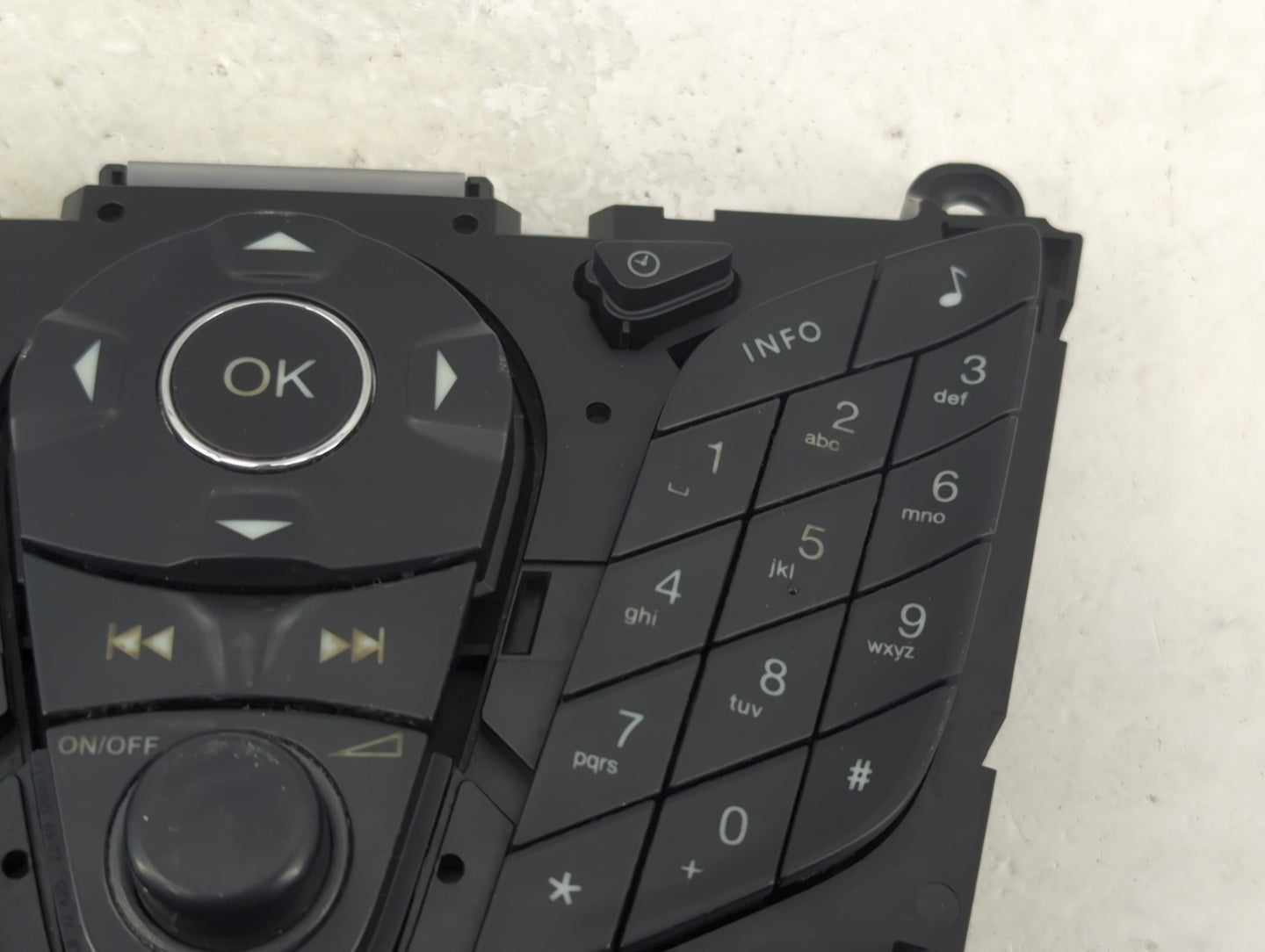 2013-2013 Ford Fiesta Radio Control Panel - Oemusedautoparts1.com