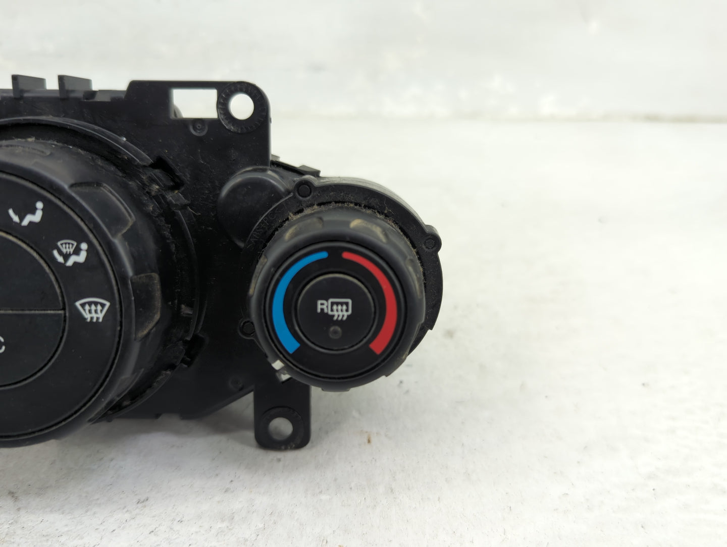 2011-2013 Ford Fiesta Climate Control Module Temperature AC/Heater Replacement P/N:AE83 19980 AH Fits Fits 2011 2012 2013 OE