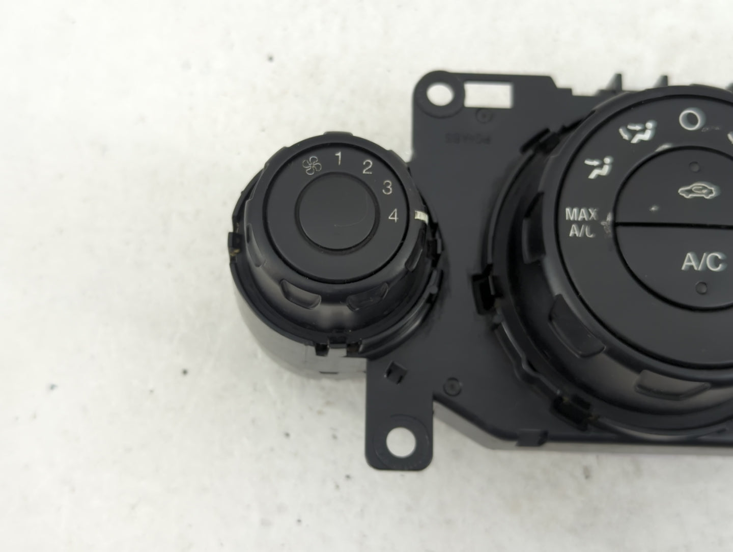 2011-2013 Ford Fiesta Climate Control Module Temperature AC/Heater Replacement P/N:AE8319980AH 130306004500 Fits OEM Used Au
