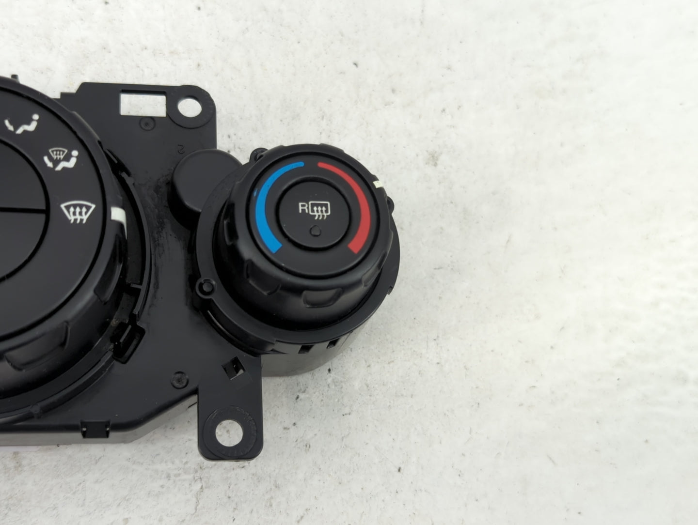 2011-2013 Ford Fiesta Climate Control Module Temperature AC/Heater Replacement P/N:AE8319980AH 130306004500 Fits OEM Used Au