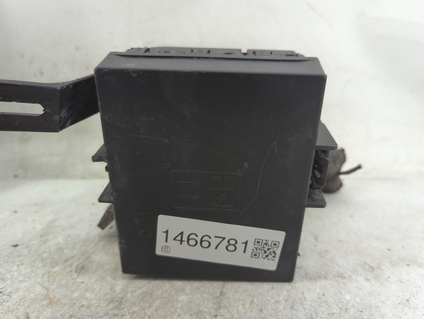 2011-2013 Ford Fiesta Fusebox Fuse Box Panel Relay Module Fits Fits 2011 2012 2013 OEM Used Auto Parts - Oemusedautoparts1.c