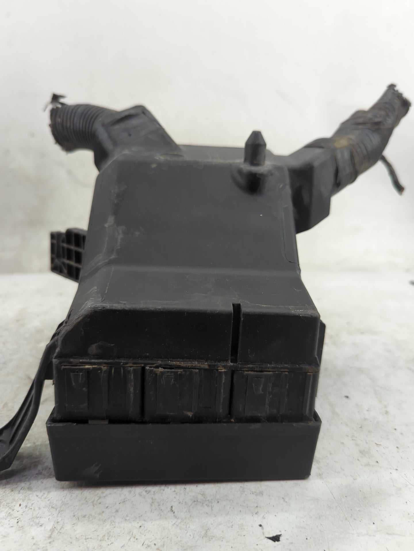 2011-2013 Ford Fiesta Fusebox Fuse Box Panel Relay Module Fits Fits 2011 2012 2013 OEM Used Auto Parts - Oemusedautoparts1.c