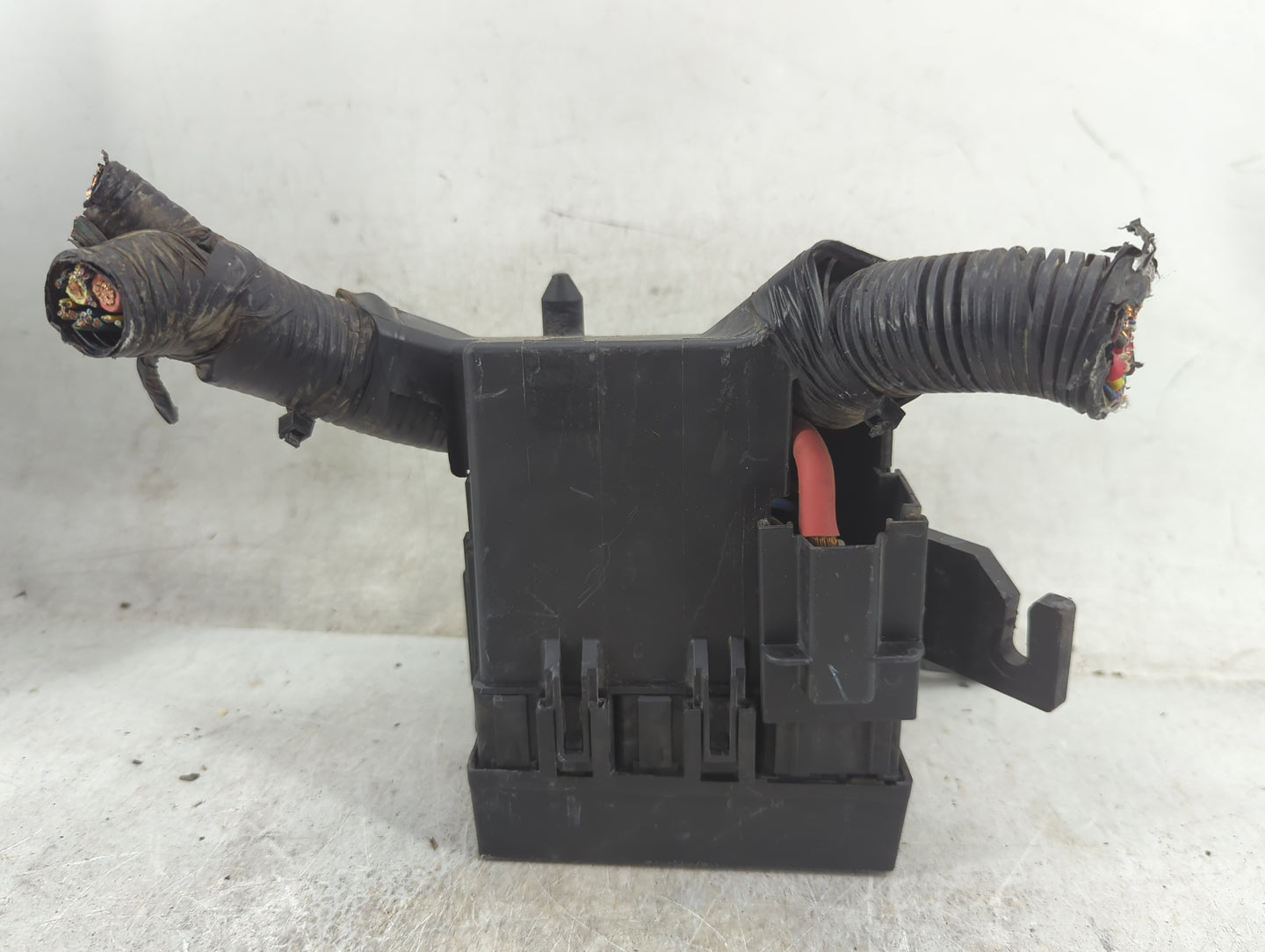 2011-2013 Ford Fiesta Fusebox Fuse Box Panel Relay Module Fits Fits 2011 2012 2013 OEM Used Auto Parts - Oemusedautoparts1.c