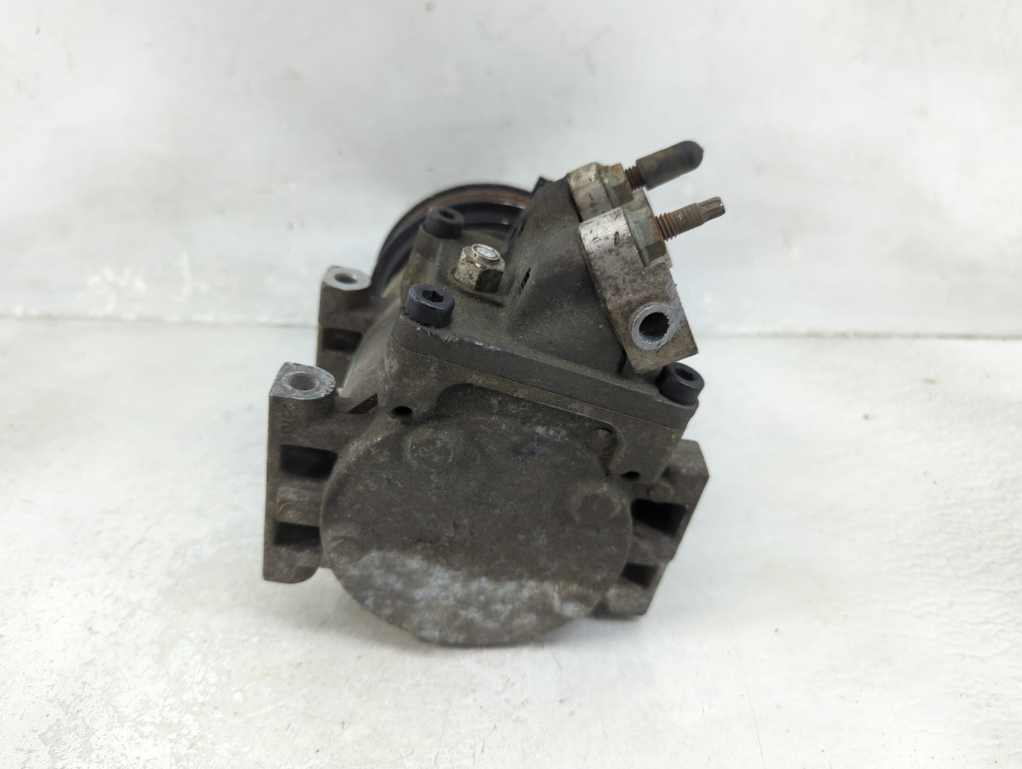 2011-2013 Ford Fiesta Air Conditioning A/c Ac Compressor Oem - Oemusedautoparts1.com