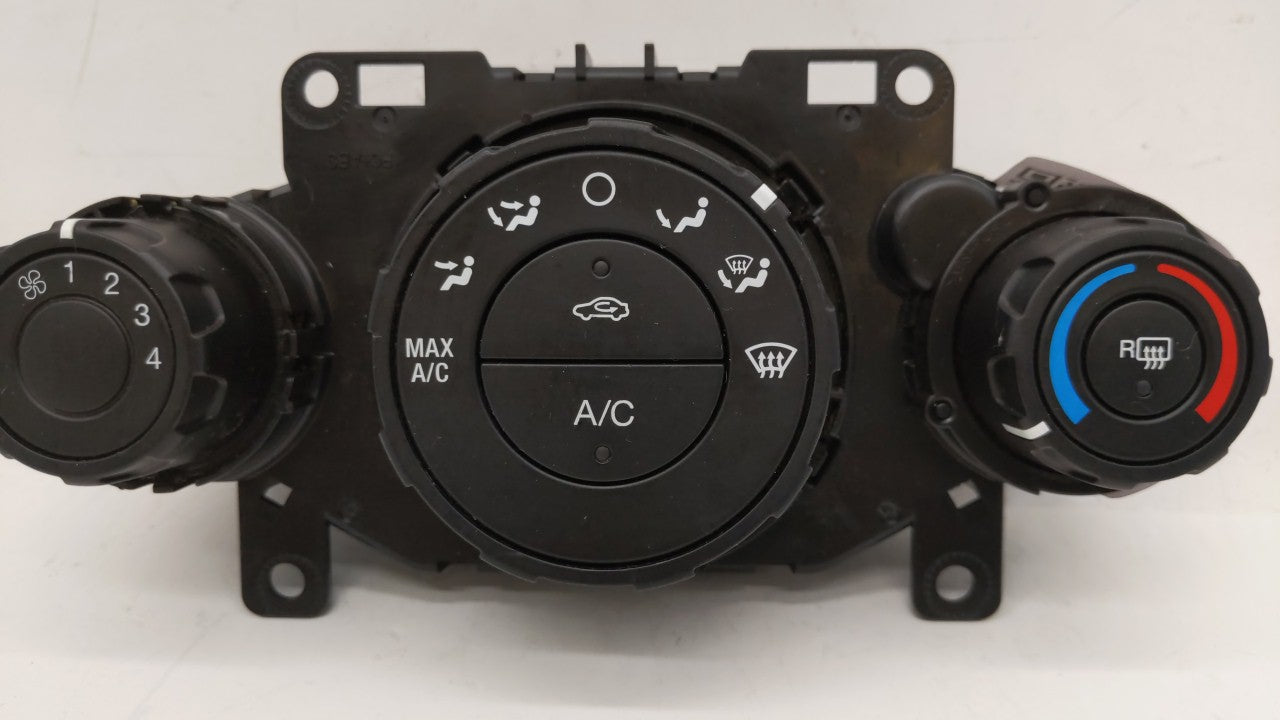 2011-2013 Ford Fiesta Climate Control Module Temperature AC/Heater Replacement P/N:AE83 19980 AE AE83 19980 AF Fits OEM Used
