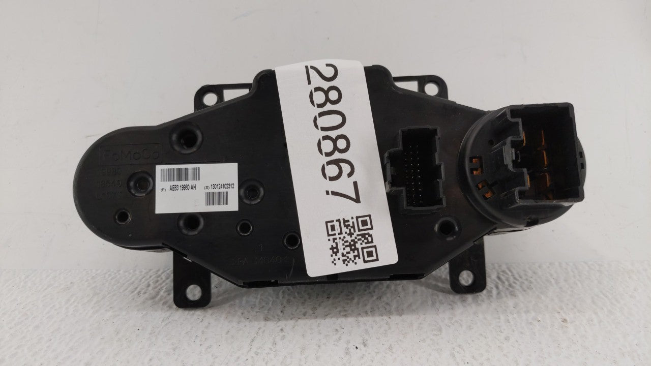 2011-2013 Ford Fiesta Climate Control Module Temperature AC/Heater Replacement P/N:AE83-19980-AE AE83-19980-AF Fits OEM Used
