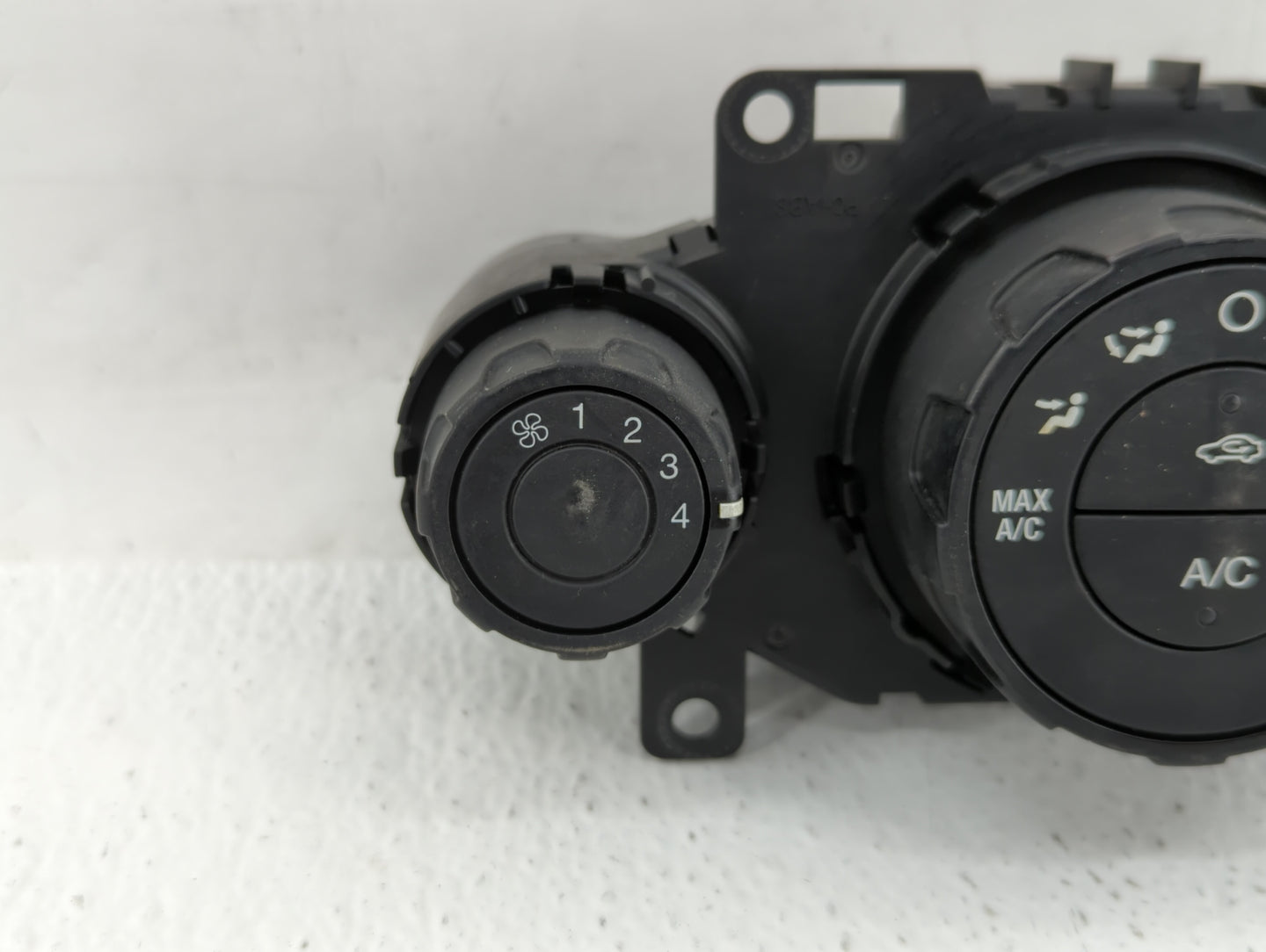 2011-2013 Ford Fiesta Climate Control Module Temperature AC/Heater Replacement P/N:AE83-19980-AE AE83-19980-AF Fits OEM Used