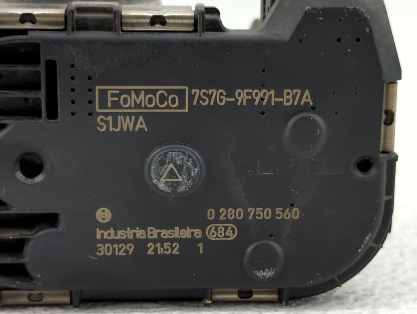 2011-2014 Ford Fiesta Throttle Body P/N:7S7G-9F991-CA 7S7G-9F991-BA, 7S7G-9F991-B7A Fits Fits 2011 2012 2013 2014 OEM Used A