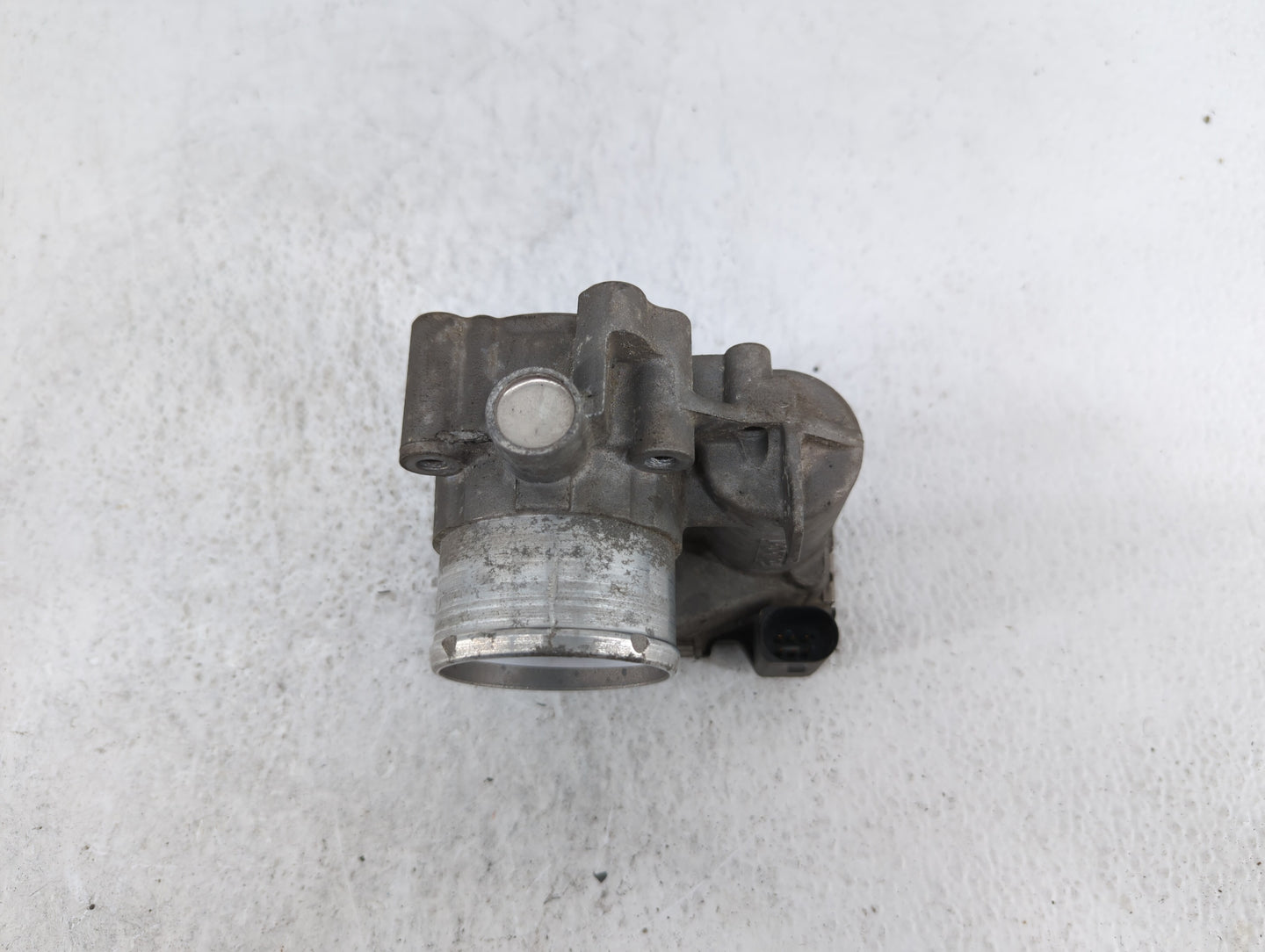 2011-2014 Ford Fiesta Throttle Body P/N:7S7G-9F991-CA 7S7G-9F991-BA, 7S7G-9F991-B7A Fits Fits 2011 2012 2013 2014 OEM Used A