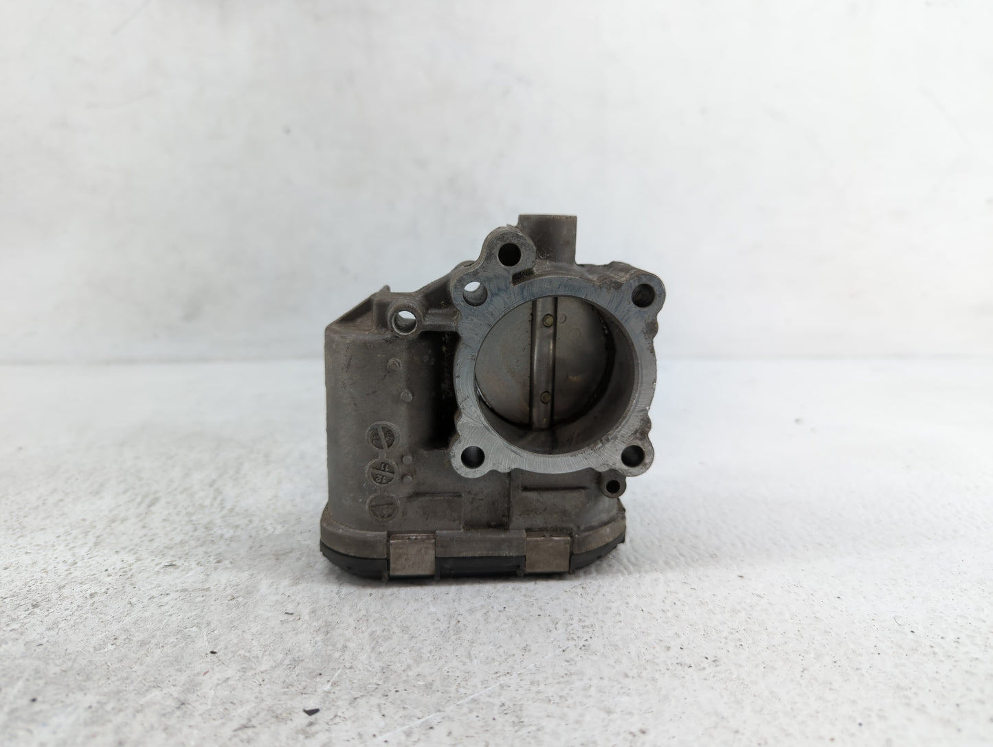 2011-2014 Ford Fiesta Throttle Body P/N:7S7G-9F991-CA 7S7G-9F991-BA, 7S7G-9F991-B7A Fits Fits 2011 2012 2013 2014 OEM Used A