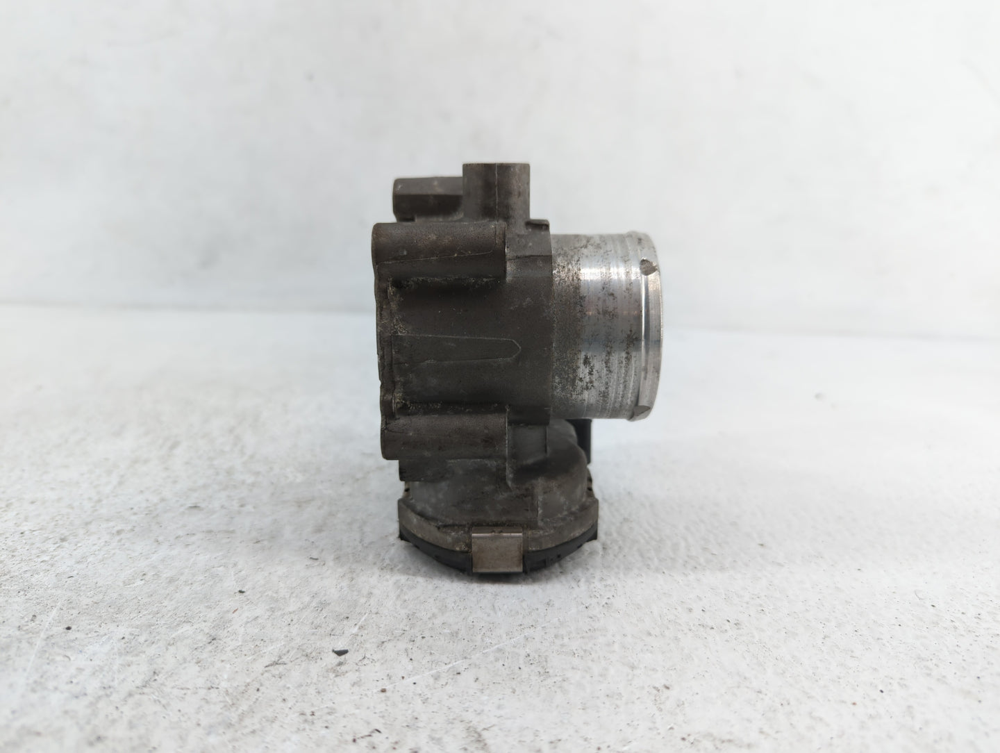 2011-2014 Ford Fiesta Throttle Body P/N:7S7G-9F991-CA 7S7G-9F991-BA, 7S7G-9F991-B7A Fits Fits 2011 2012 2013 2014 OEM Used A