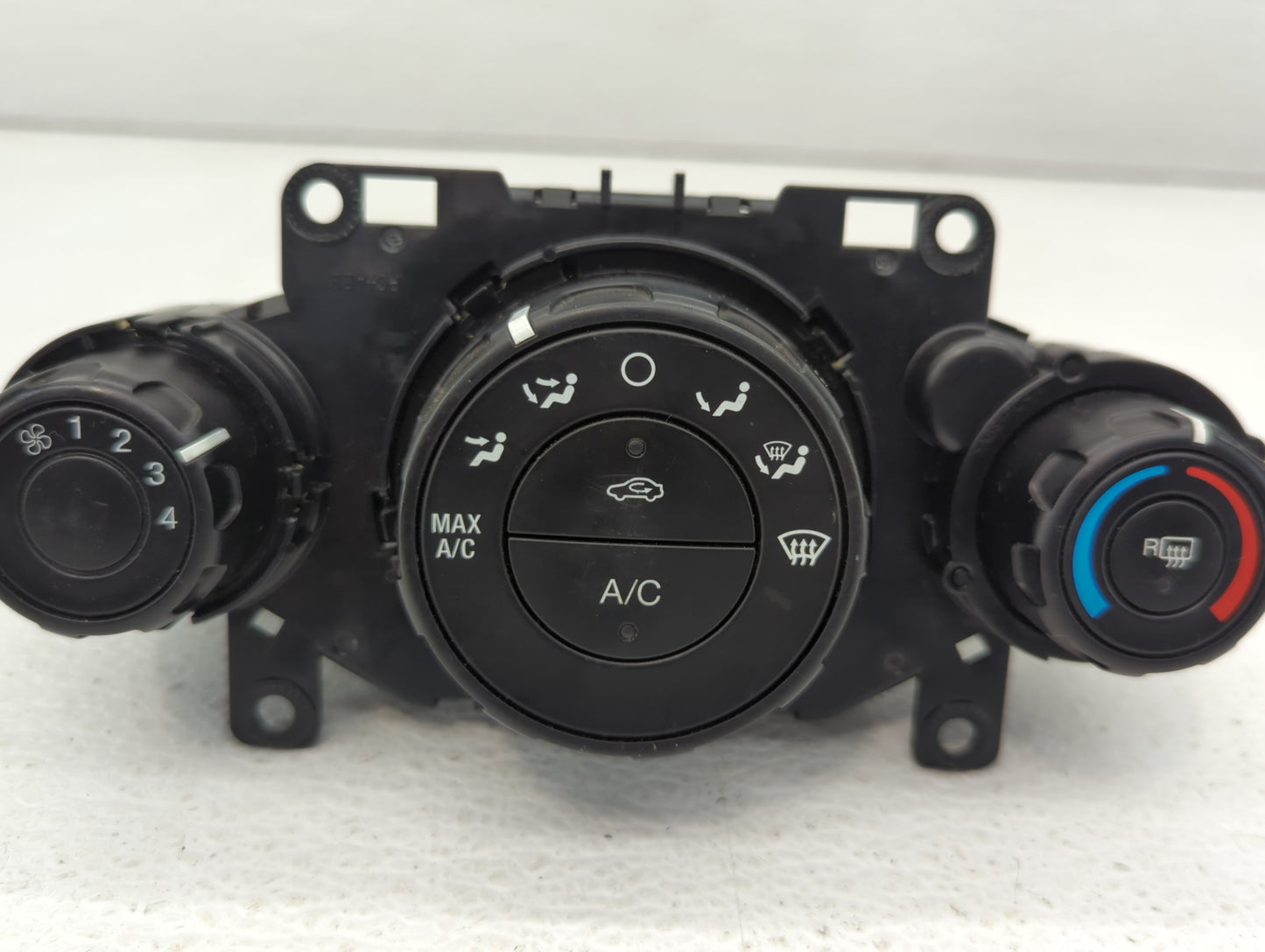2011-2013 Ford Fiesta Climate Control Module Temperature AC/Heater Replacement P/N:AE83-19980-AE AE83-19980-AF Fits OEM Used