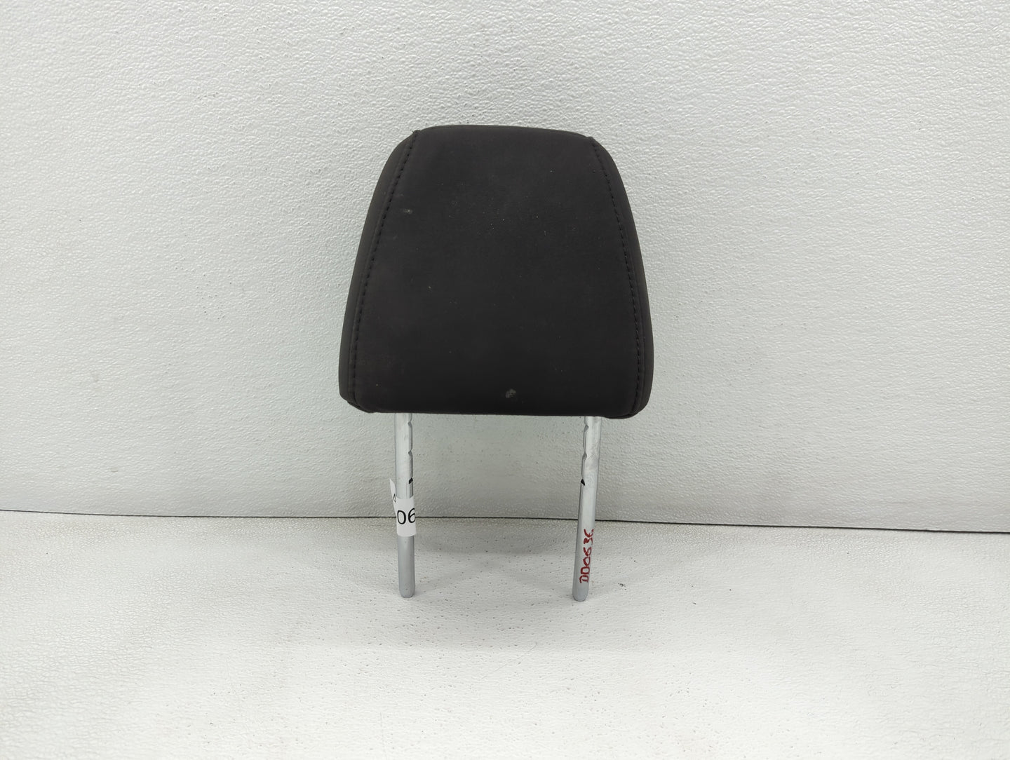 2012-2013 Ford Fiesta Headrest Head Rest Front Driver Passenger Seat - Oemusedautoparts1.com