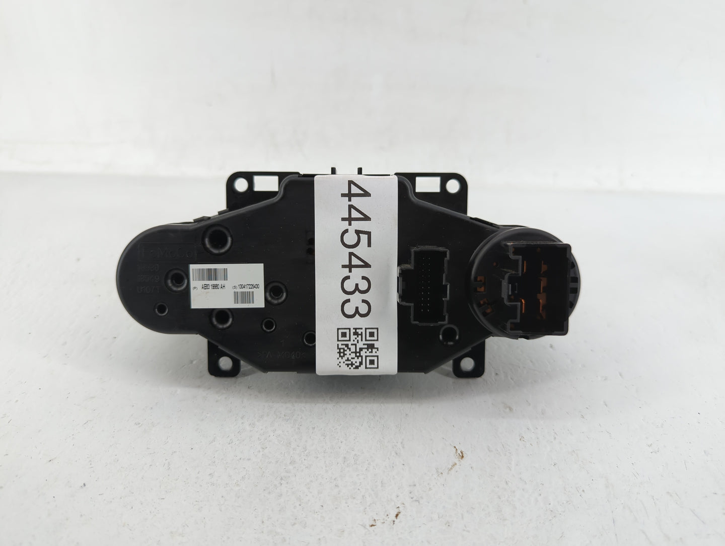 2011-2013 Ford Fiesta Climate Control Module Temperature AC/Heater Replacement P/N:AE83-19980-AE AE83-19980-AF Fits OEM Used