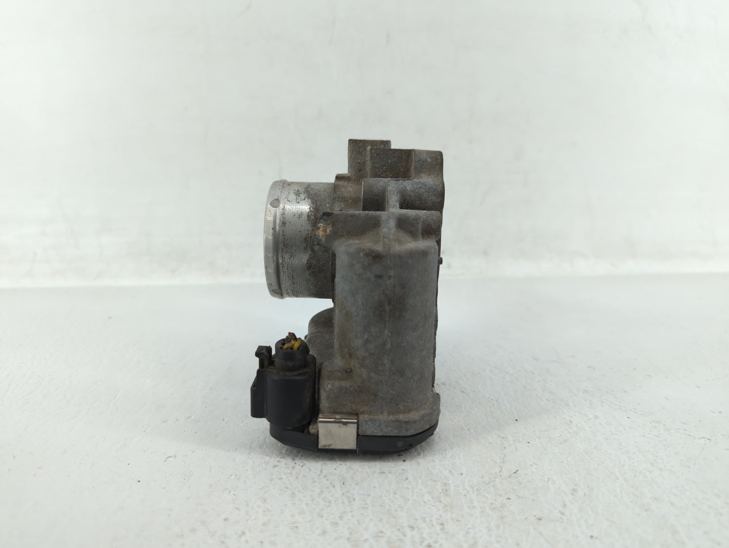 2011-2014 Ford Fiesta Throttle Body P/N:7S7G-9F991-CA 7S7G-9F991-BA, 7S7G-9F991-B7A Fits Fits 2011 2012 2013 2014 OEM Used A