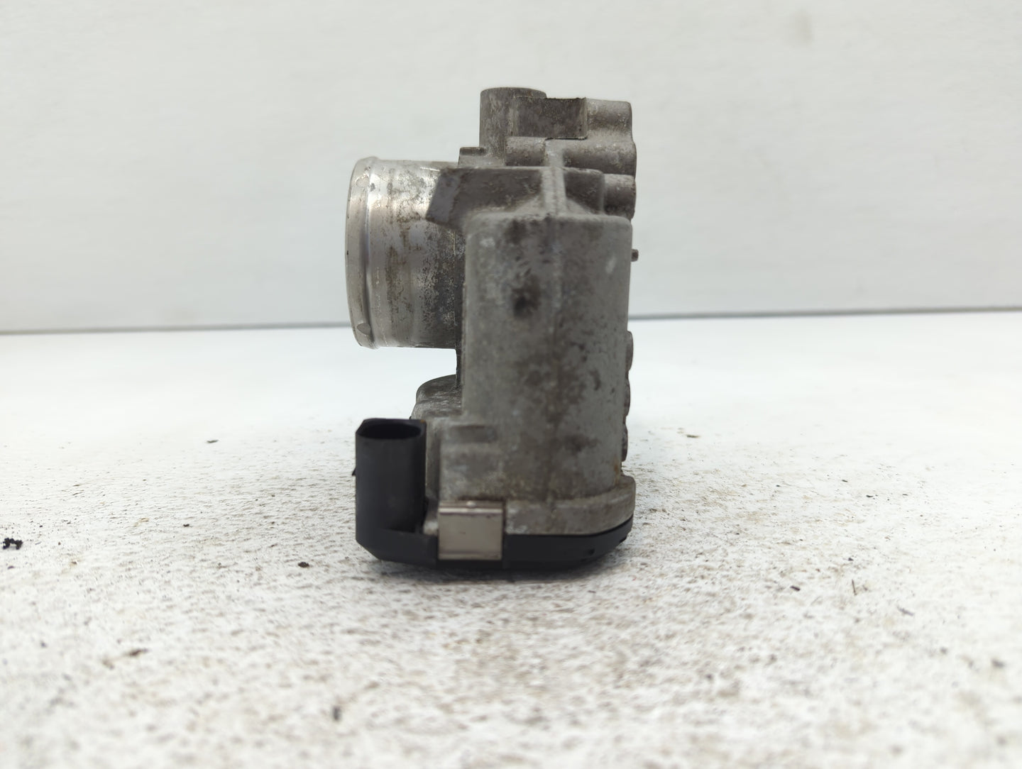 2011-2014 Ford Fiesta Throttle Body P/N:7S7G-9F991-B7A 7S7G-9F991-CA, 7S7G-9F991-BA Fits Fits 2011 2012 2013 2014 OEM Used A