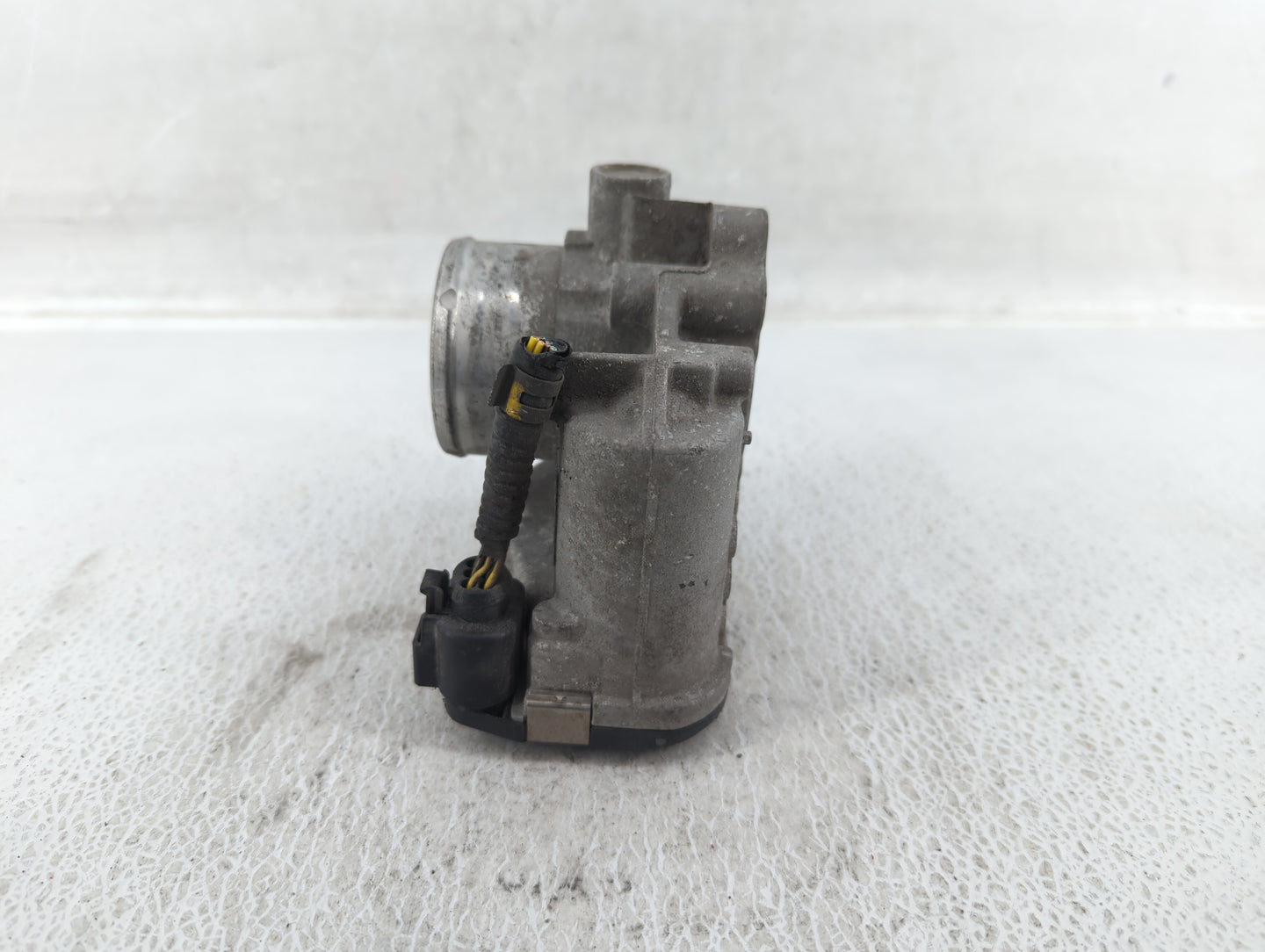 2011-2014 Ford Fiesta Throttle Body P/N:7S7G-9F991-B7A 7S7G-9F991-CA, 7S7G-9F991-BA Fits Fits 2011 2012 2013 2014 OEM Used A