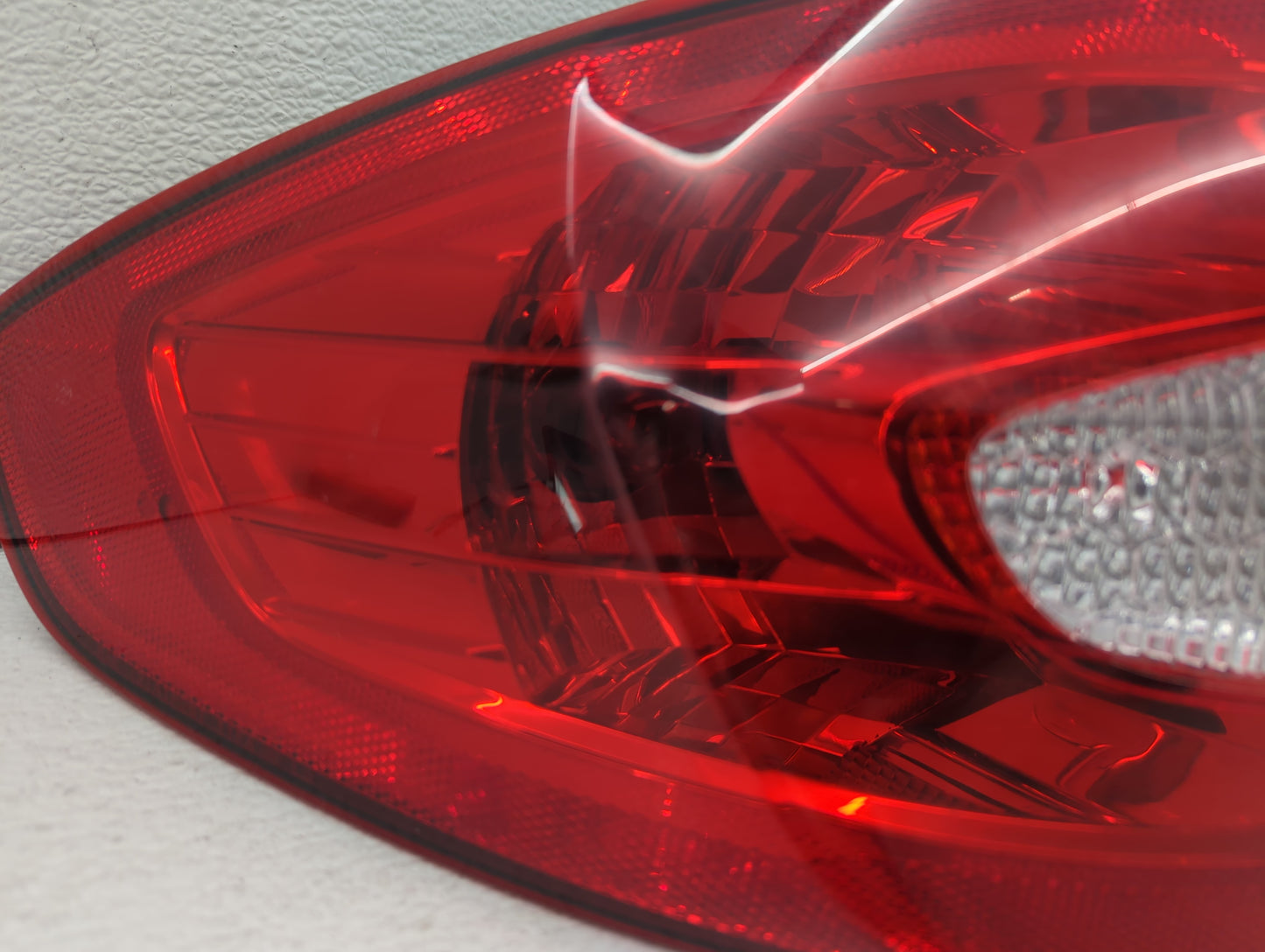 2011-2013 Ford Fiesta Tail Light Assembly Driver Left OEM P/N:AE83-15B502-AC AE83-13B505-A Fits Fits 2011 2012 2013 OEM Used