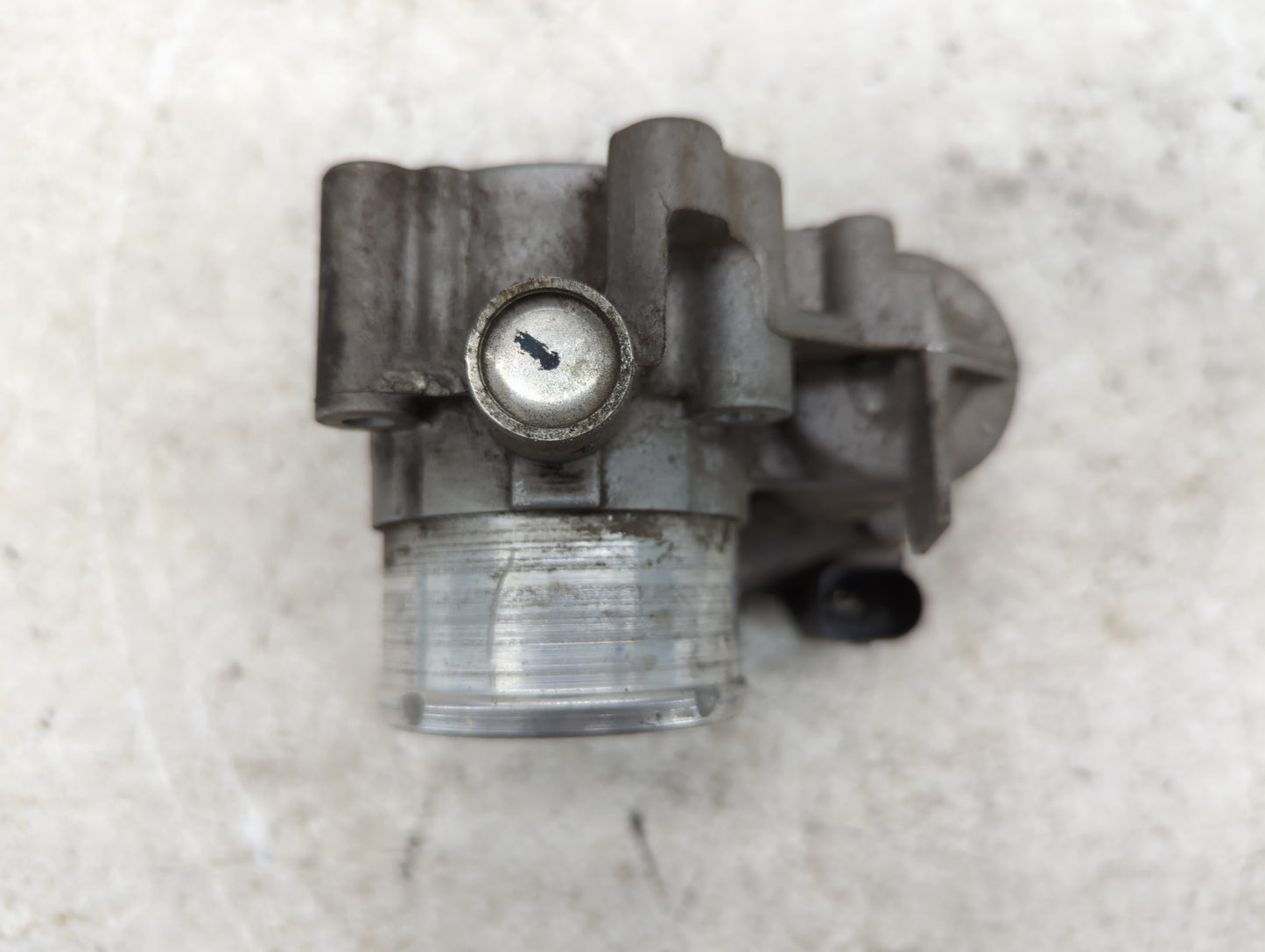 2011-2014 Ford Fiesta Throttle Body P/N:7S7G-9F991-CA, 7S7G-9F991-B7A Fits Fits 2011 2012 2013 2014 OEM Used Auto Parts - Oe