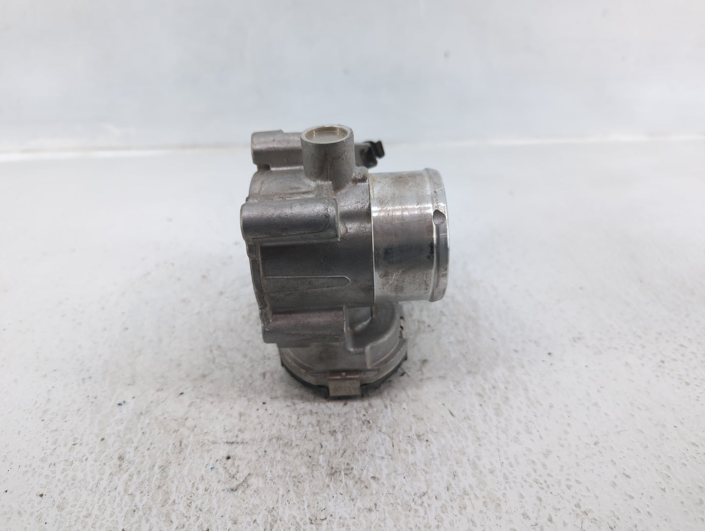 2011-2014 Ford Fiesta Throttle Body P/N:7S7G-9F991-CA Fits Fits 2011 2012 2013 2014 OEM Used Auto Parts - Oemusedautoparts1.