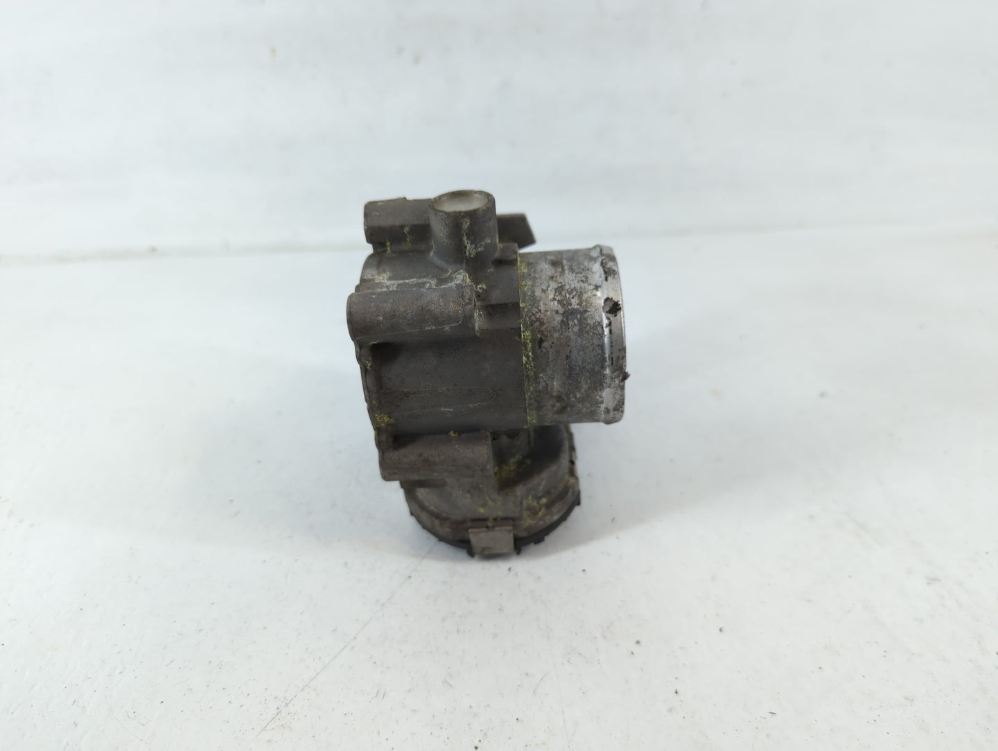 2011-2014 Ford Fiesta Throttle Body P/N:7S7G-9F991-B7A Fits Fits 2011 2012 2013 2014 OEM Used Auto Parts - Oemusedautoparts1