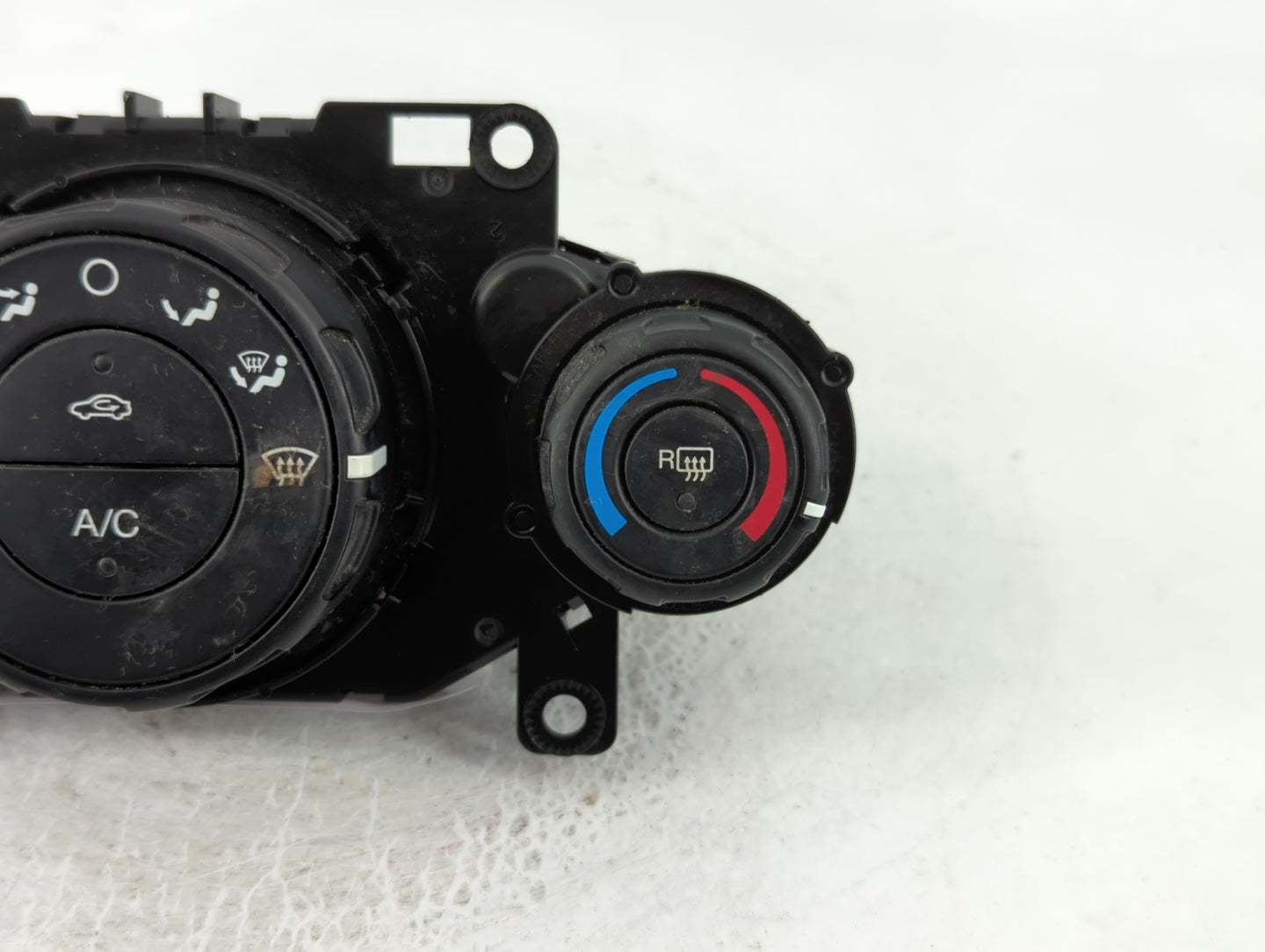 2011-2013 Ford Fiesta Climate Control Module Temperature AC/Heater Replacement P/N:121219231402 AE83 19980 AH Fits OEM Used 