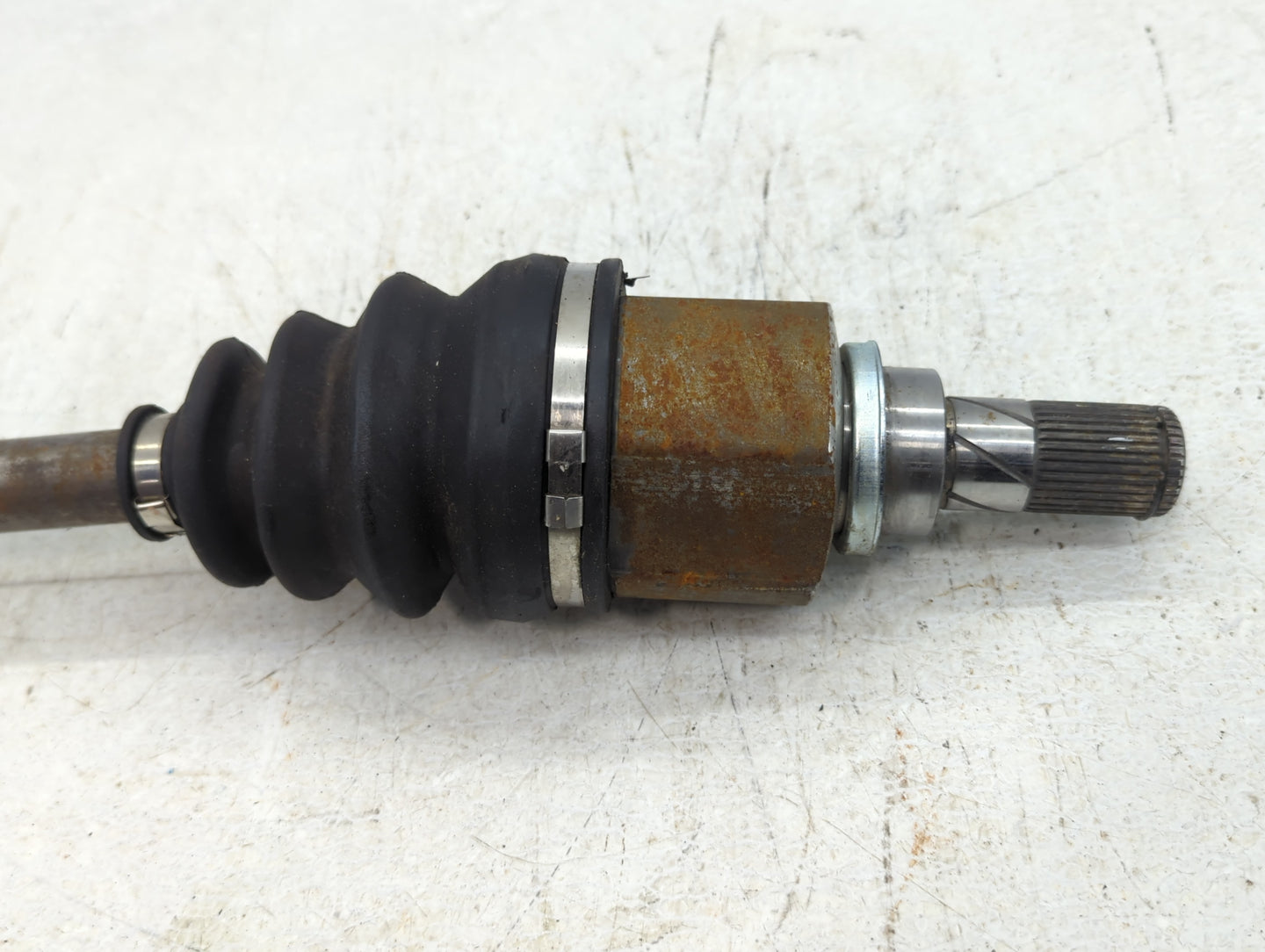 2011-2015 Ford Fiesta Axle Shaft Front Driver Cv C/v - Oemusedautoparts1.com