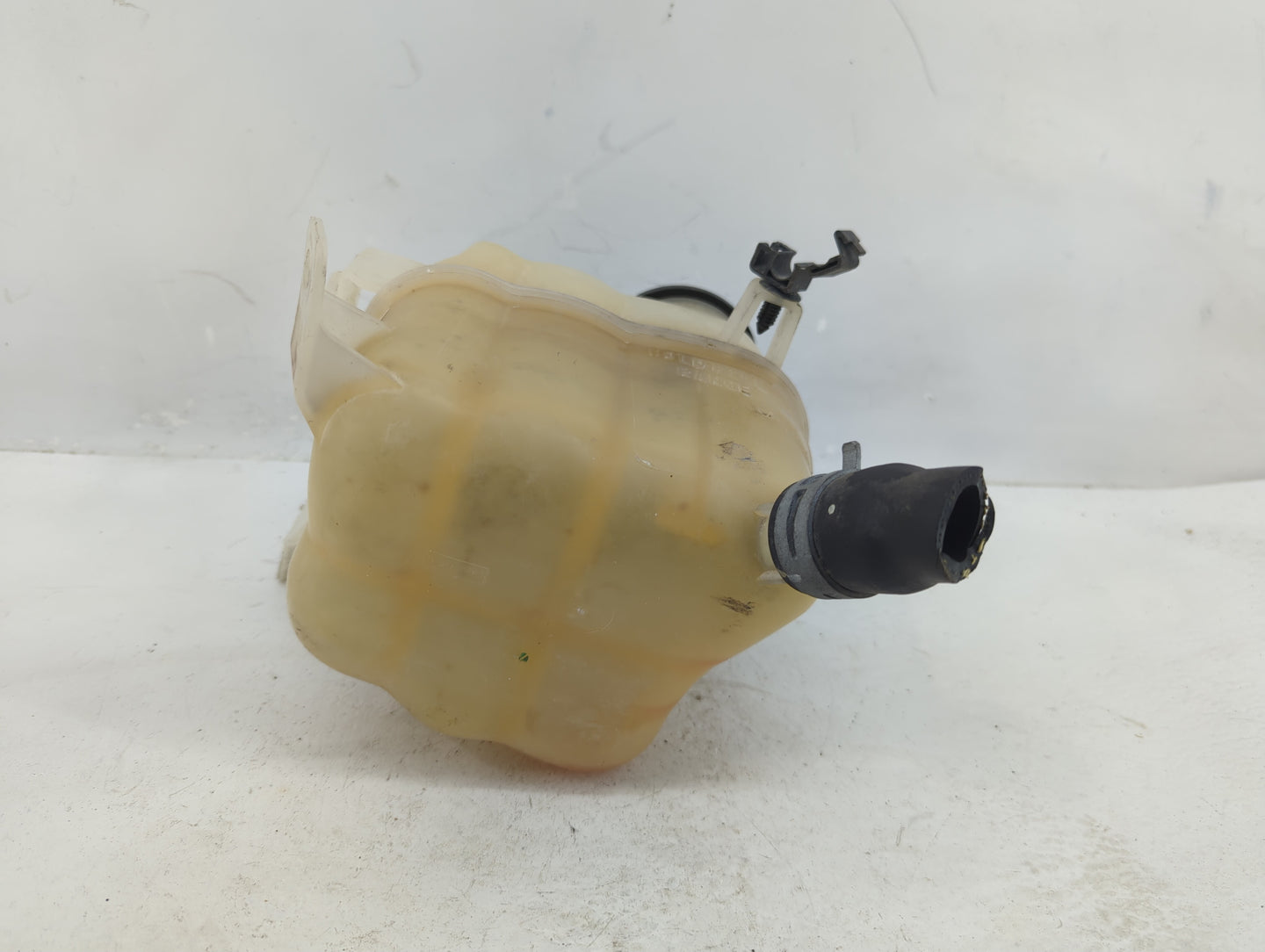2009-2019 Ford Flex Radiator Coolant Overflow Expansion Tank Bottle 1367091 - Oemusedautoparts1.com