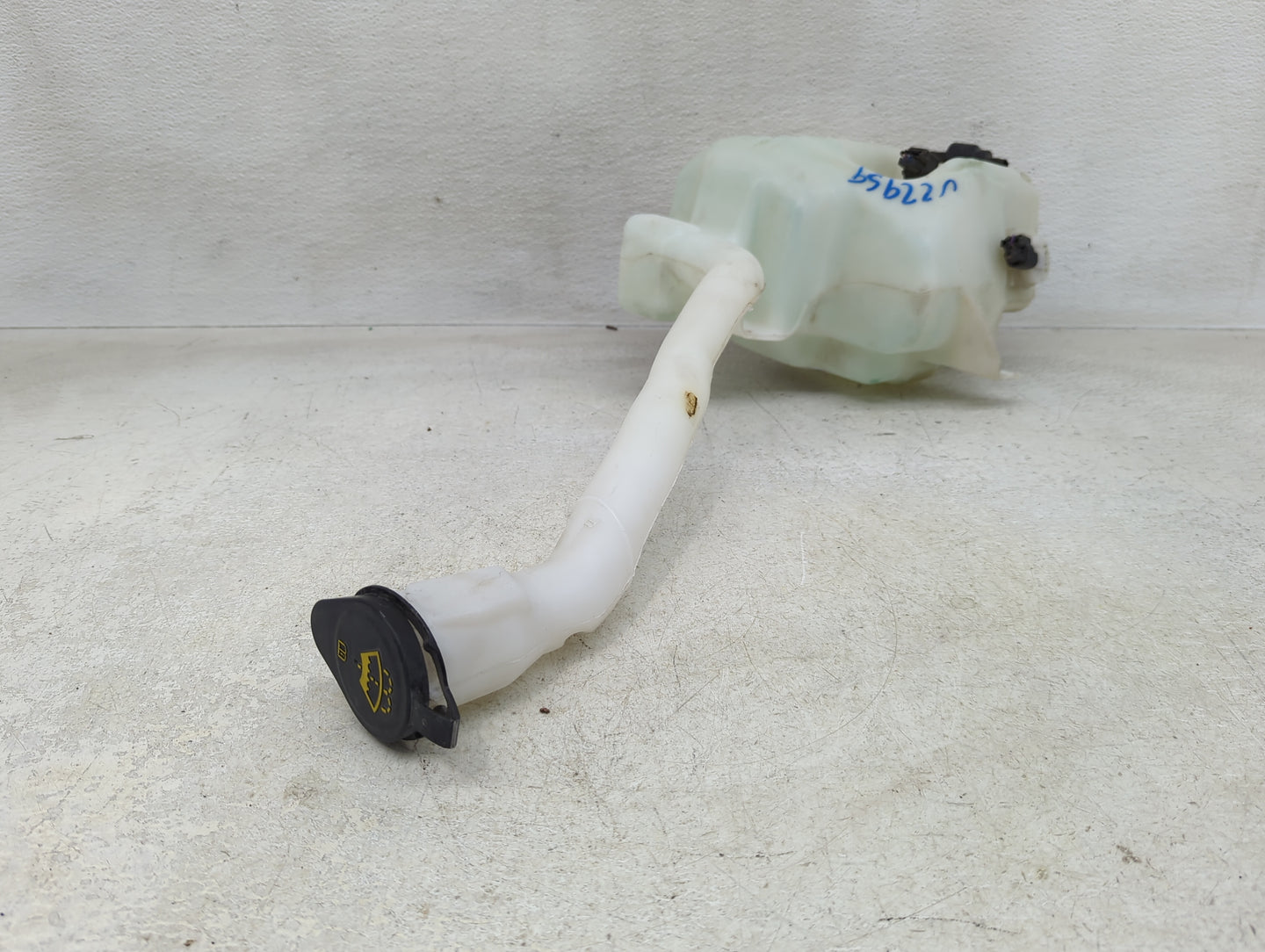 2013-2016 Ford Flex Windshield Washer Fluid Reservoir Bottle Oem - Oemusedautoparts1.com