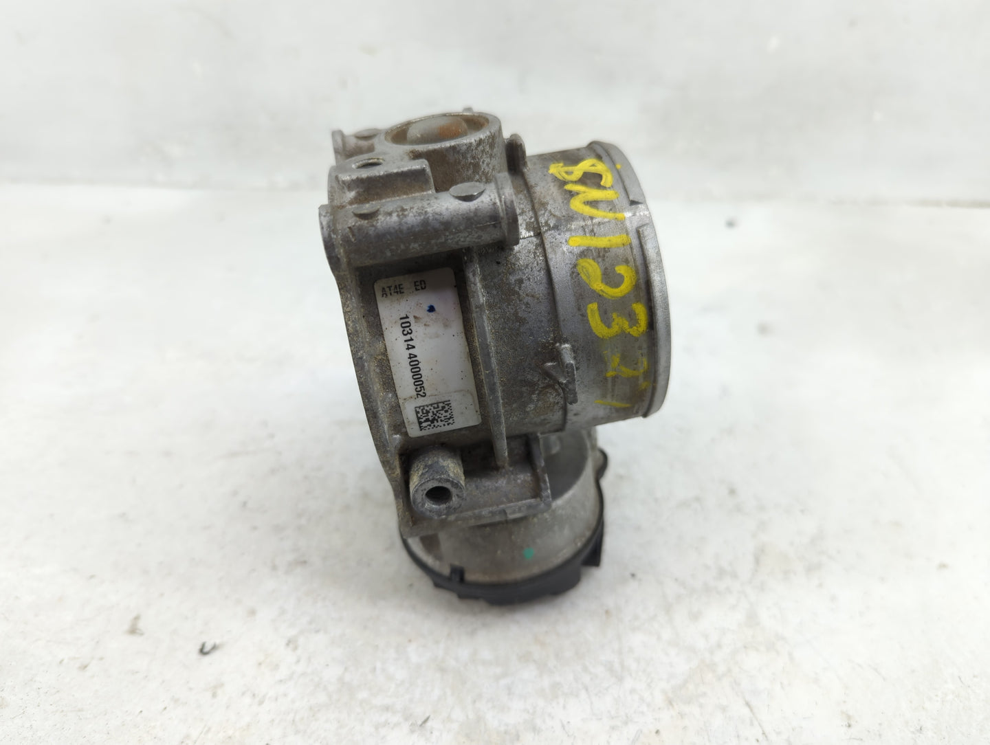 2010-2019 Ford Flex Throttle Body P/N:AT4E-ED Fits Fits 2010 2011 2012 2013 2014 2015 2016 2017 2018 2019 OEM Used Auto Part