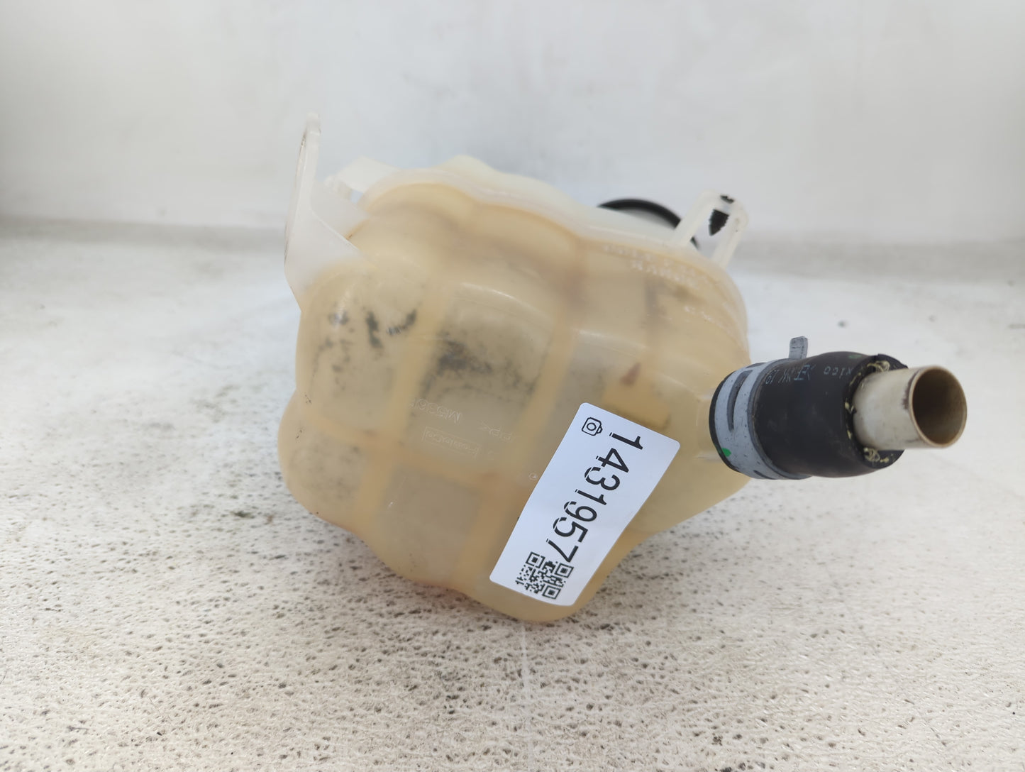 2009-2019 Ford Flex Radiator Coolant Overflow Expansion Tank Bottle - Oemusedautoparts1.com