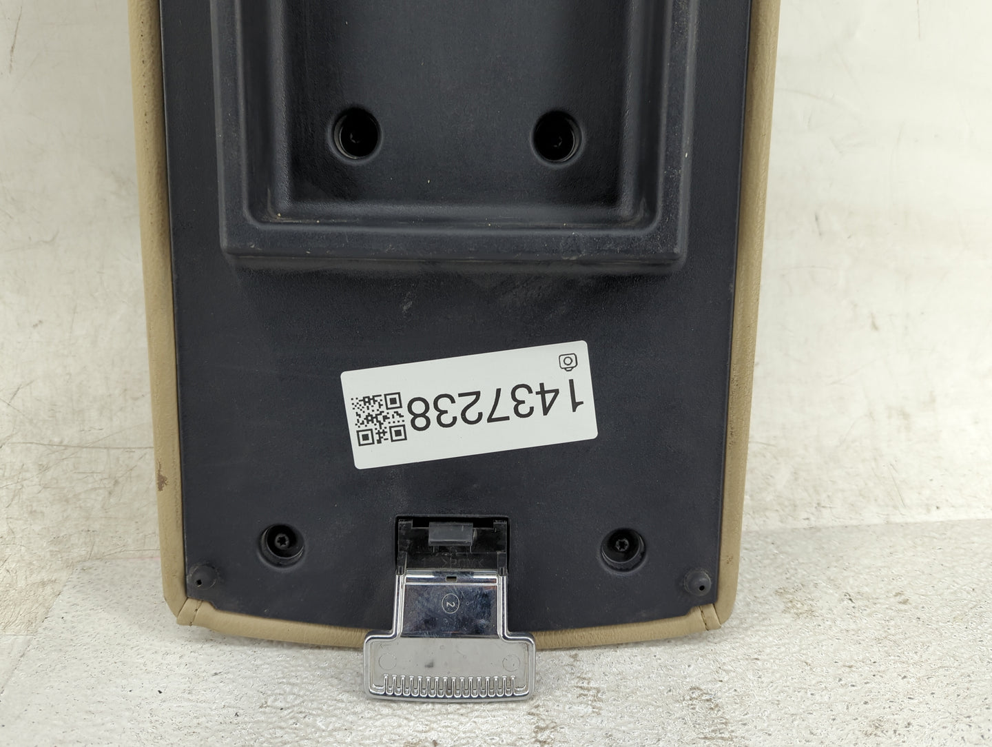 2013 Ford Flex Center Console Armrest Cover Lid Fits OEM Used Auto Parts - Oemusedautoparts1.com